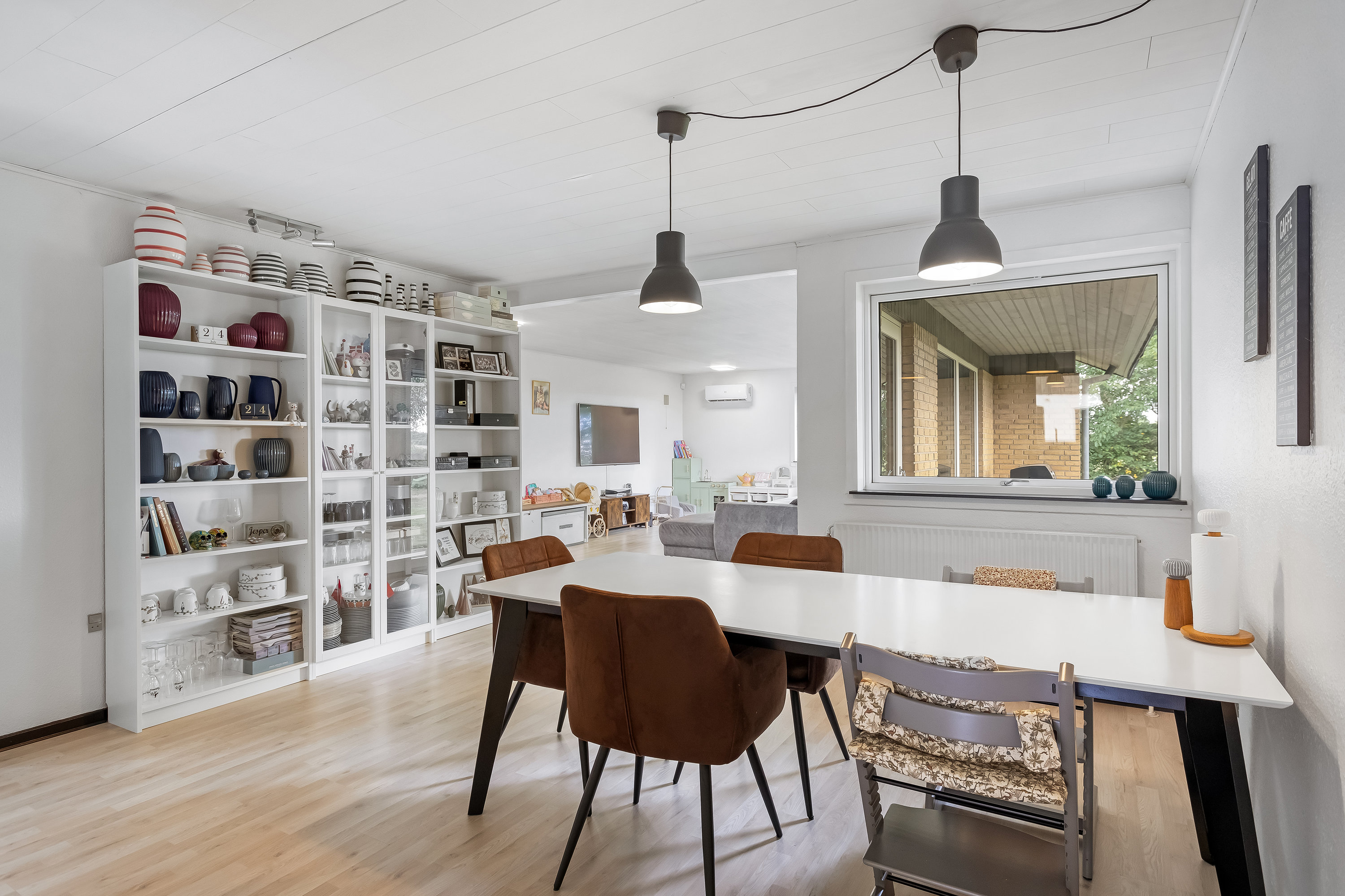 Fremhævet stue billede i fuldskærmstilstand. Billede af Frifeltvej 38, Normsted, 6780 Skærbæk