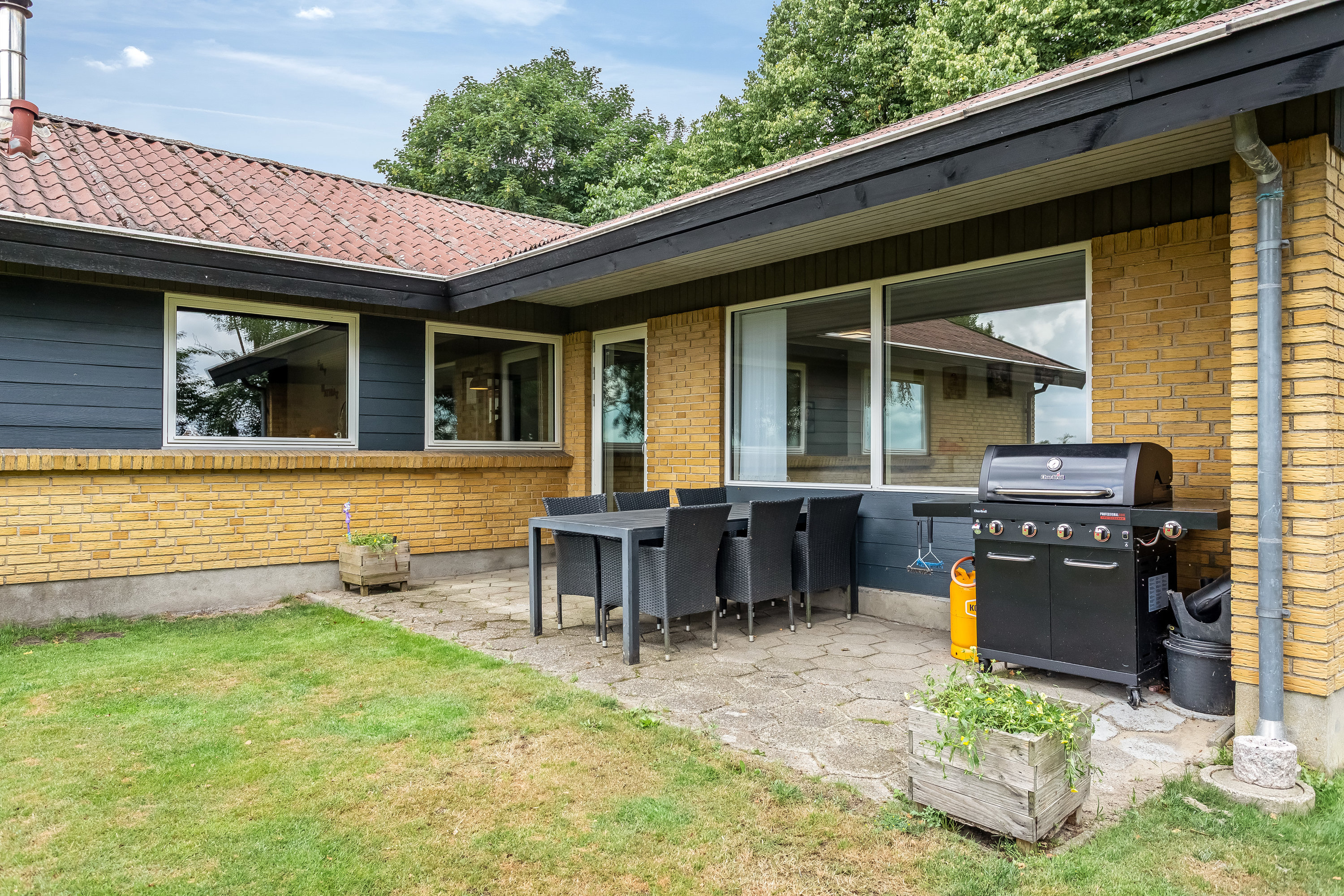 Fremhævet terrasse billede i fuldskærmstilstand. Billede af Frifeltvej 38, Normsted, 6780 Skærbæk