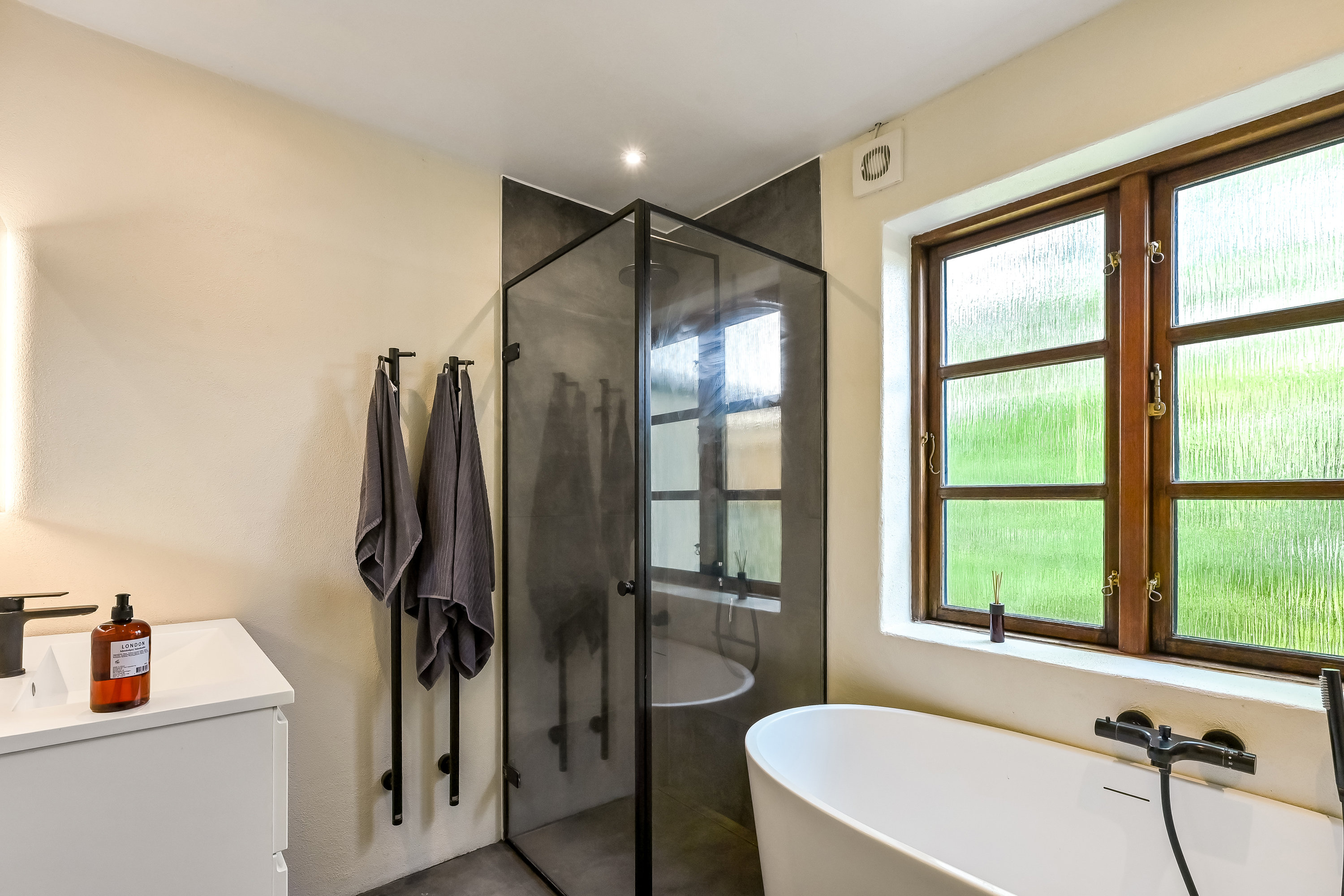 Fremhævet  billede i fuldskærmstilstand. Billede af Frilandsvej 9, Lind, 7400 Herning