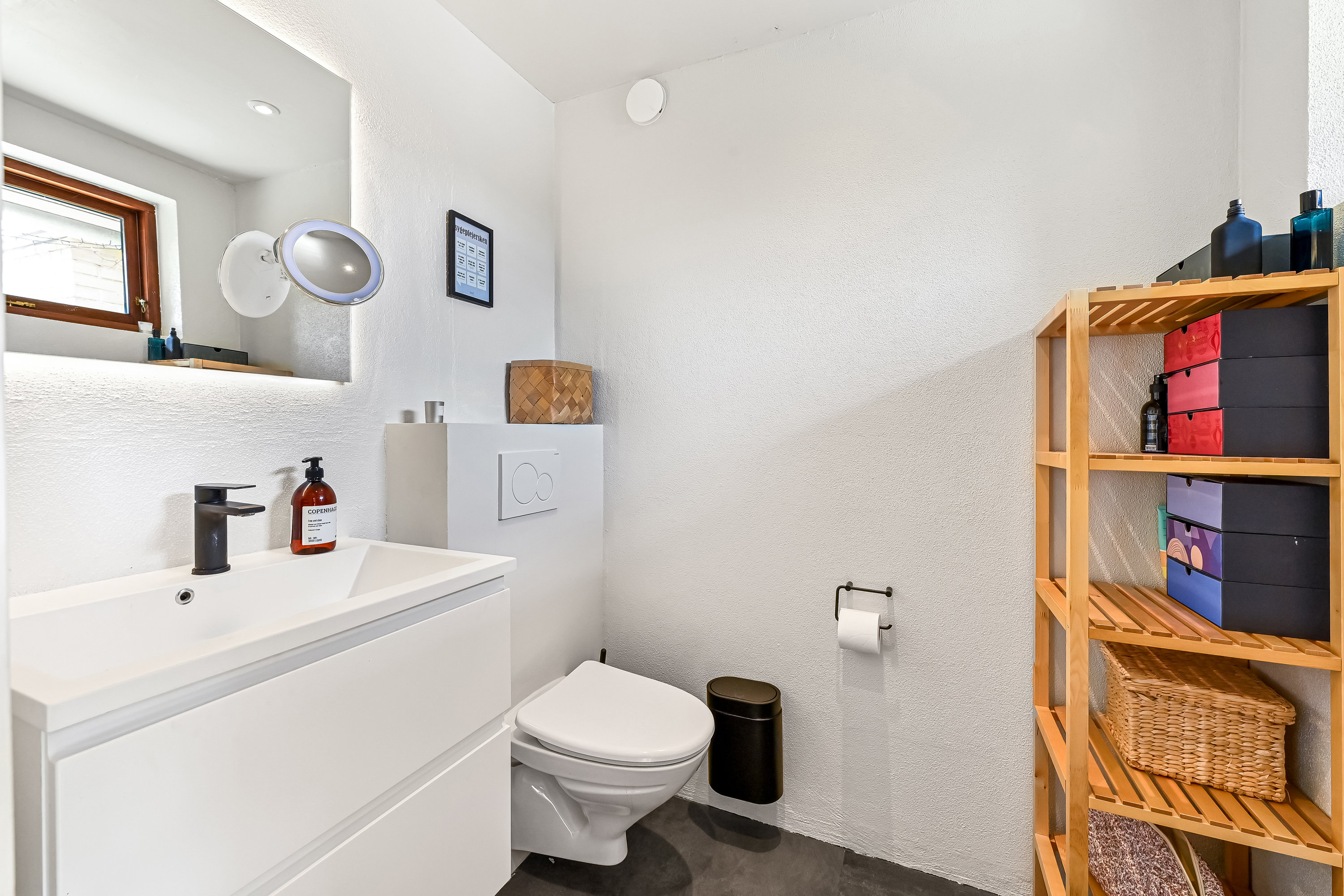 Fremhævet  billede i fuldskærmstilstand. Billede af Frilandsvej 9, Lind, 7400 Herning