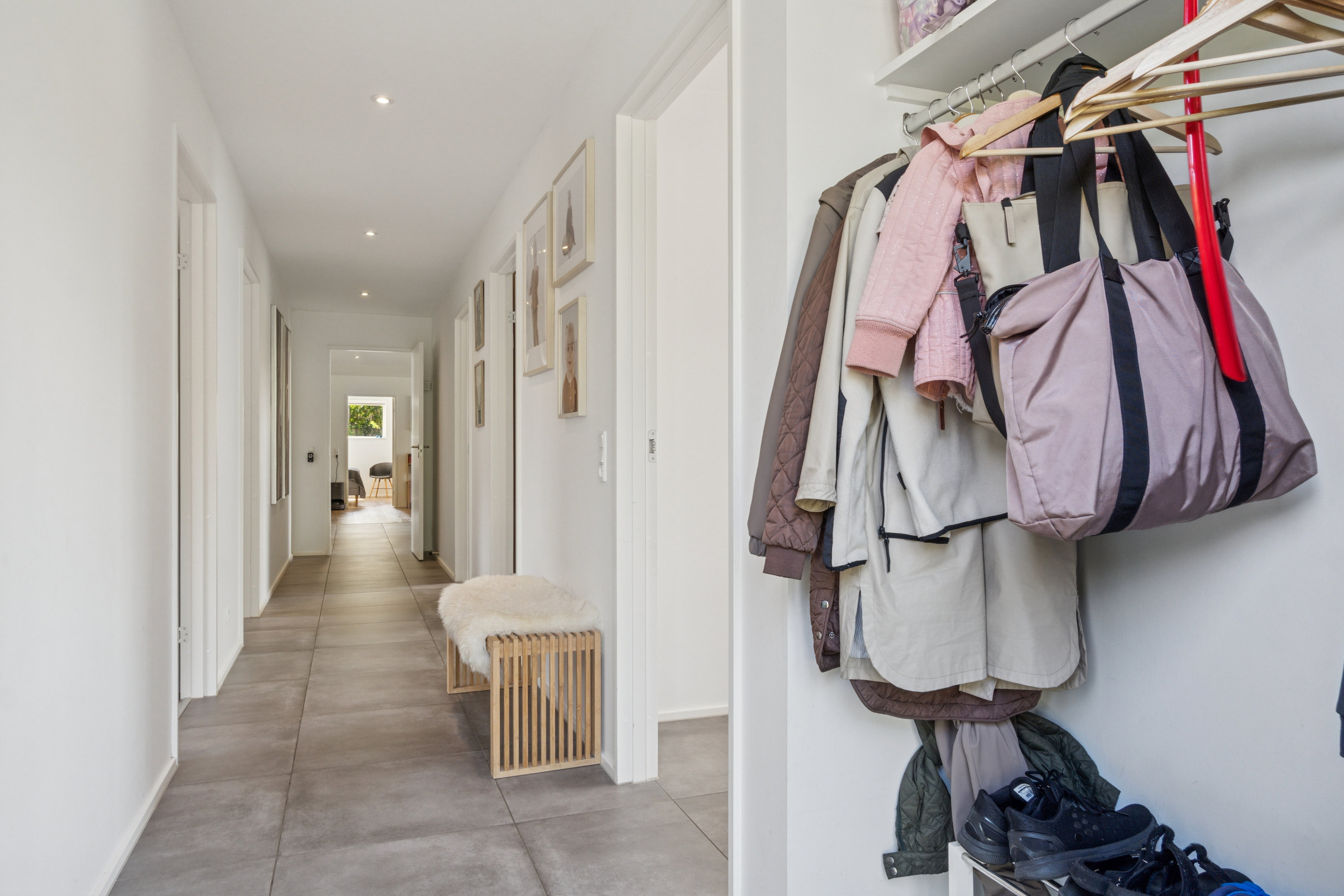 Fremhævet entré billede i fuldskærmstilstand. Billede af Bøgeskov Høvej 9G, 8260 Viby J