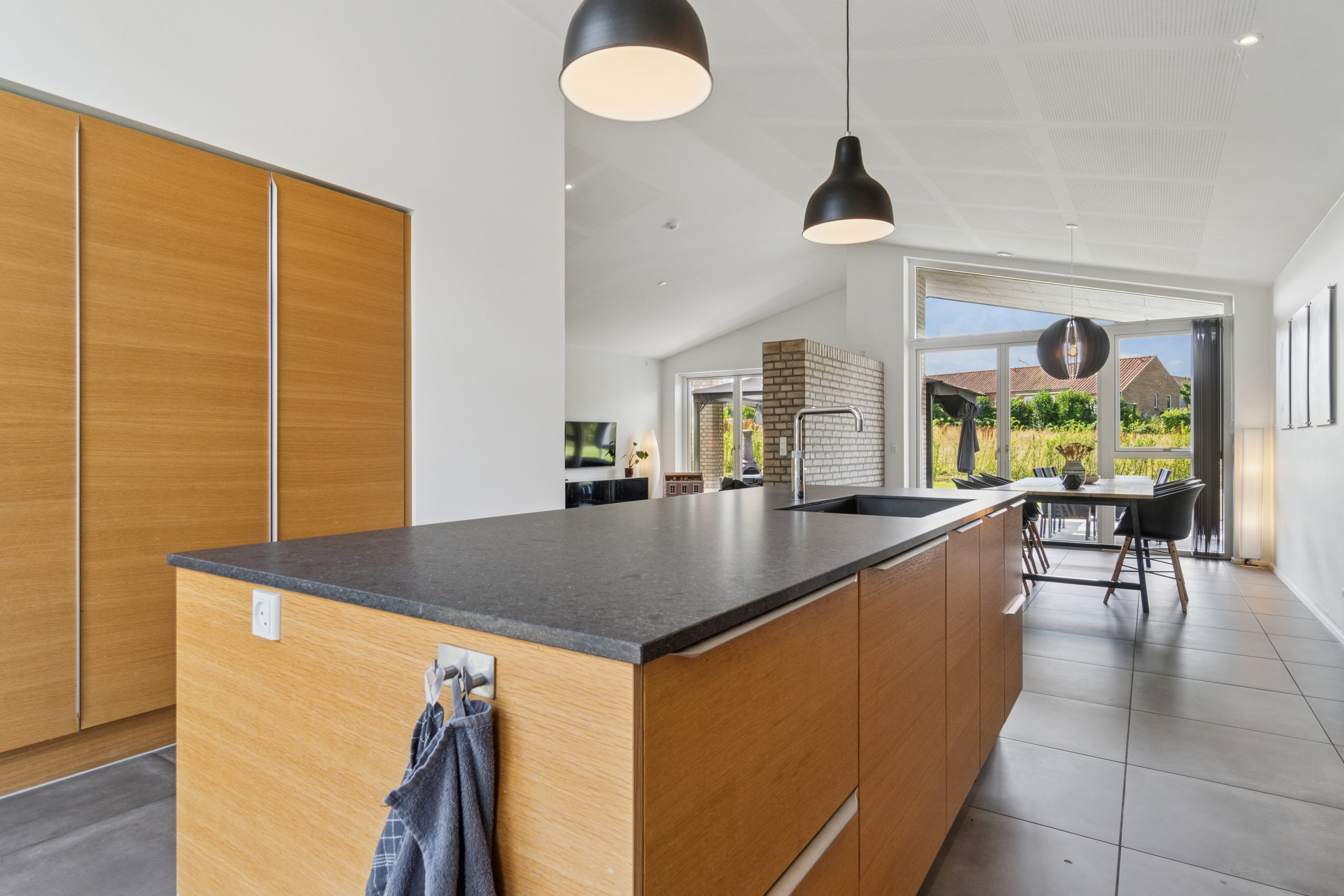 Fremhævet køkken billede i fuldskærmstilstand. Billede af Bøgeskov Høvej 9G, 8260 Viby J