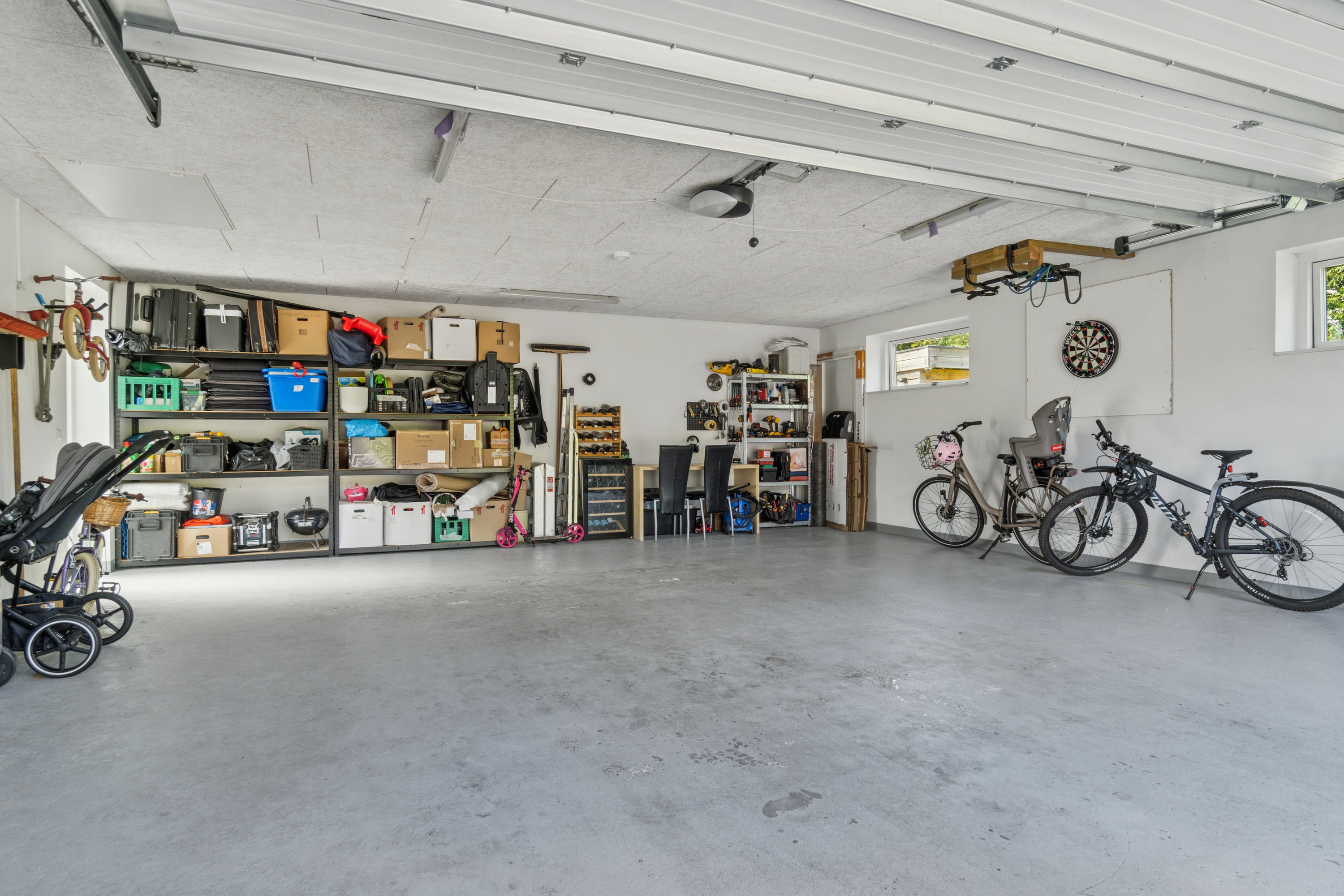 Fremhævet garage billede i fuldskærmstilstand. Billede af Bøgeskov Høvej 9G, 8260 Viby J