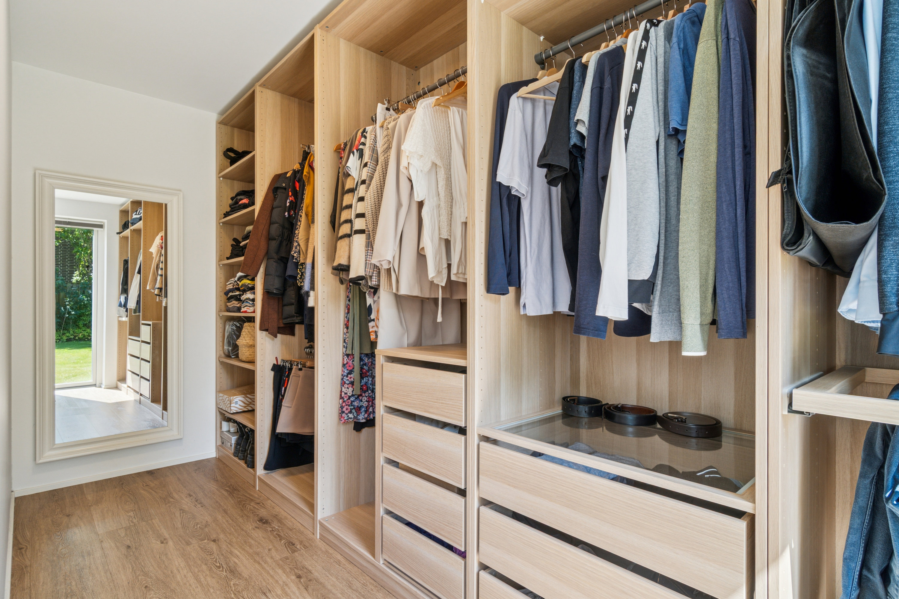 Fremhævet walk-in billede i fuldskærmstilstand. Billede af Bøgeskov Høvej 9G, 8260 Viby J