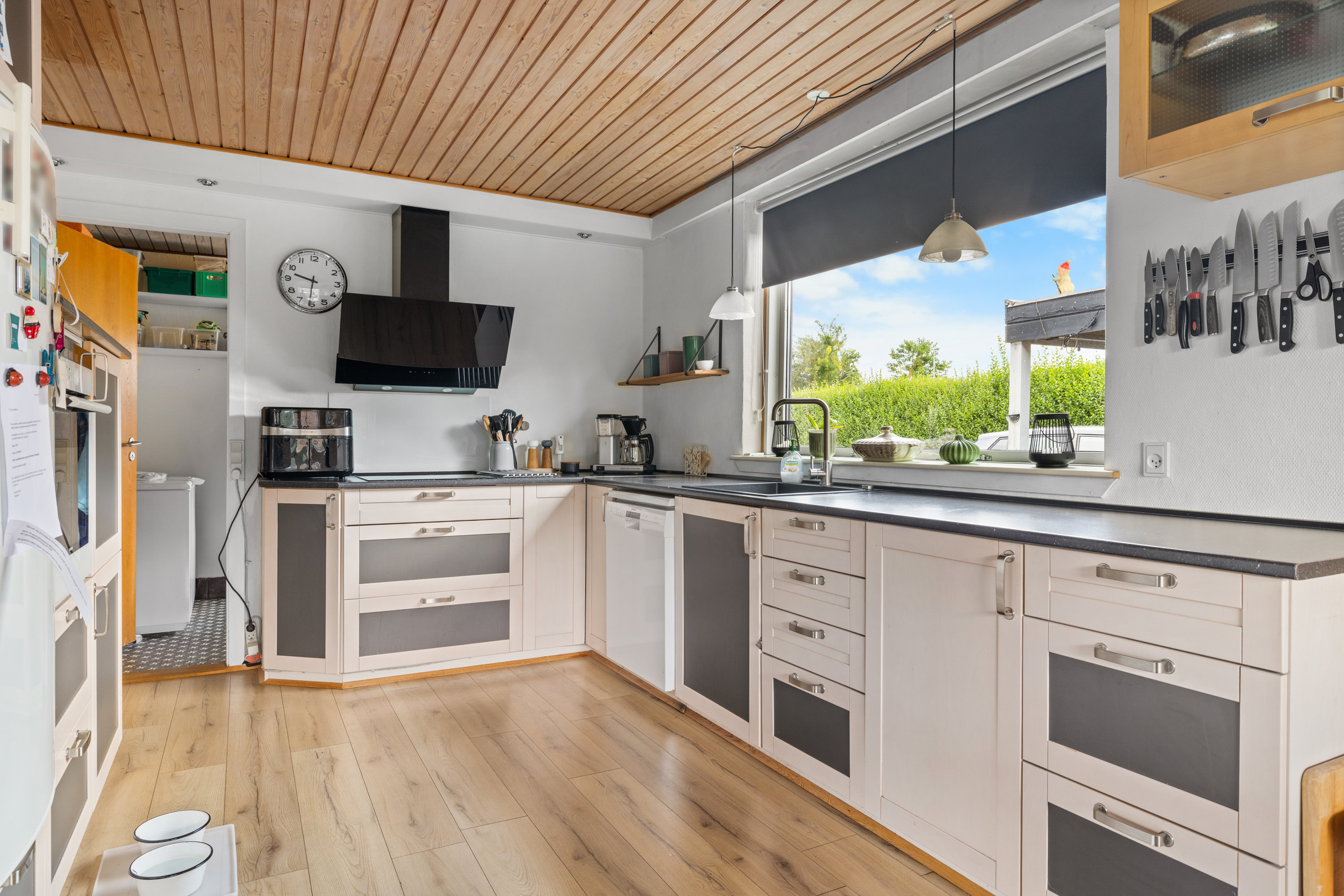 Fremhævet køkken billede i fuldskærmstilstand. Billede af Urtehaven 15, Taulov, 7000 Fredericia