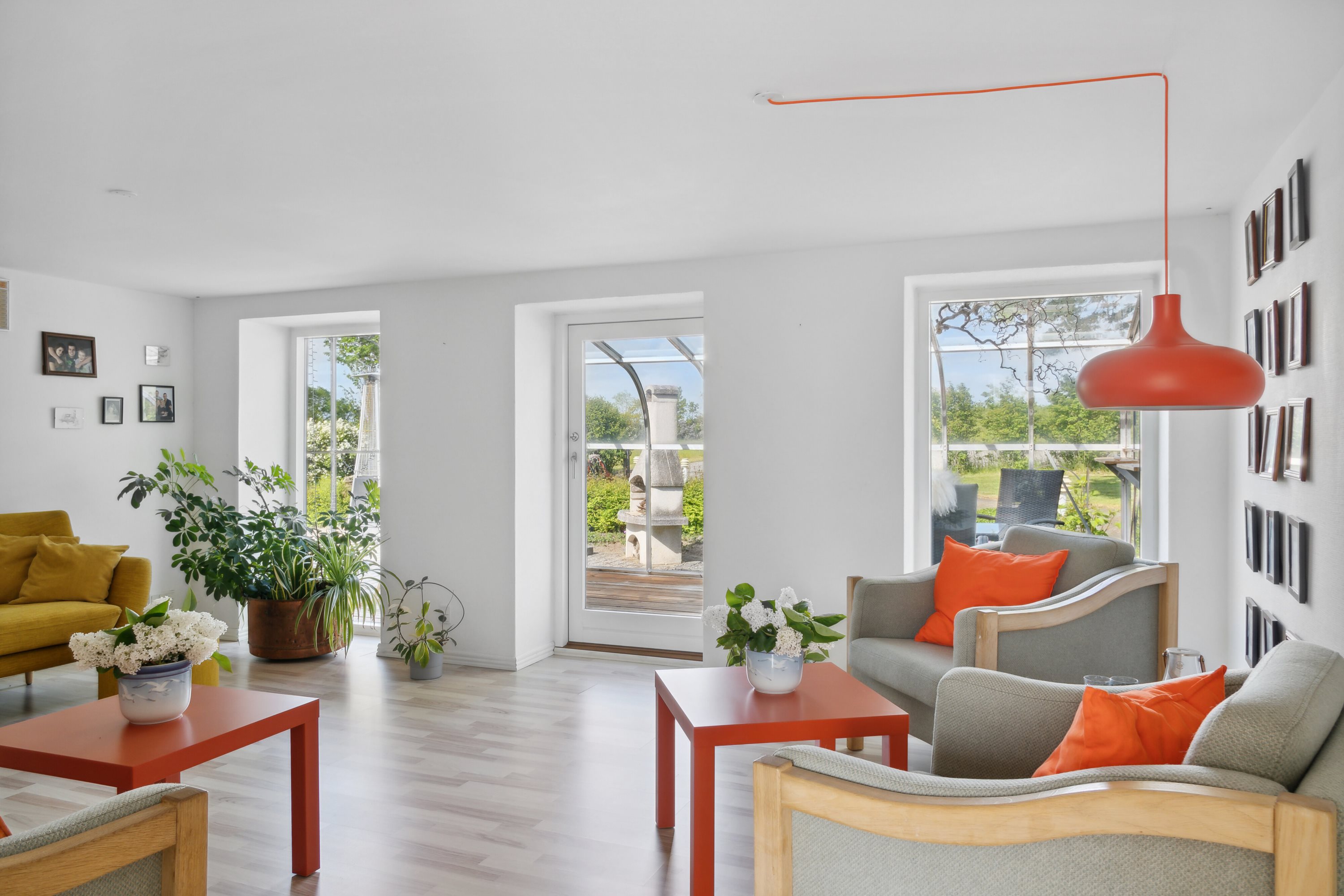 Fremhævet stue billede i fuldskærmstilstand. Billede af Slotsvej 5, 8860 Ulstrup