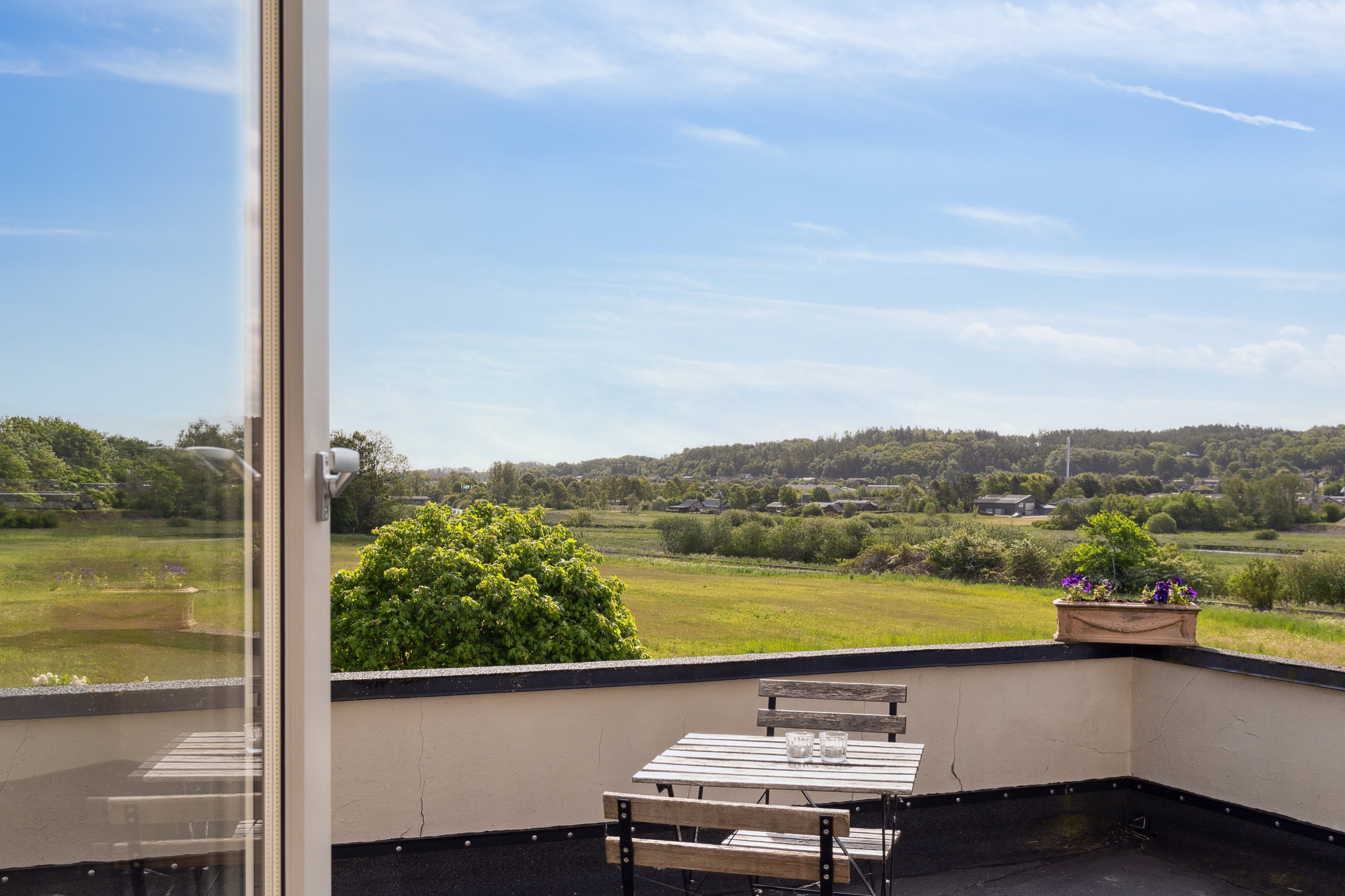 Fremhævet altan billede i fuldskærmstilstand. Billede af Slotsvej 5, 8860 Ulstrup