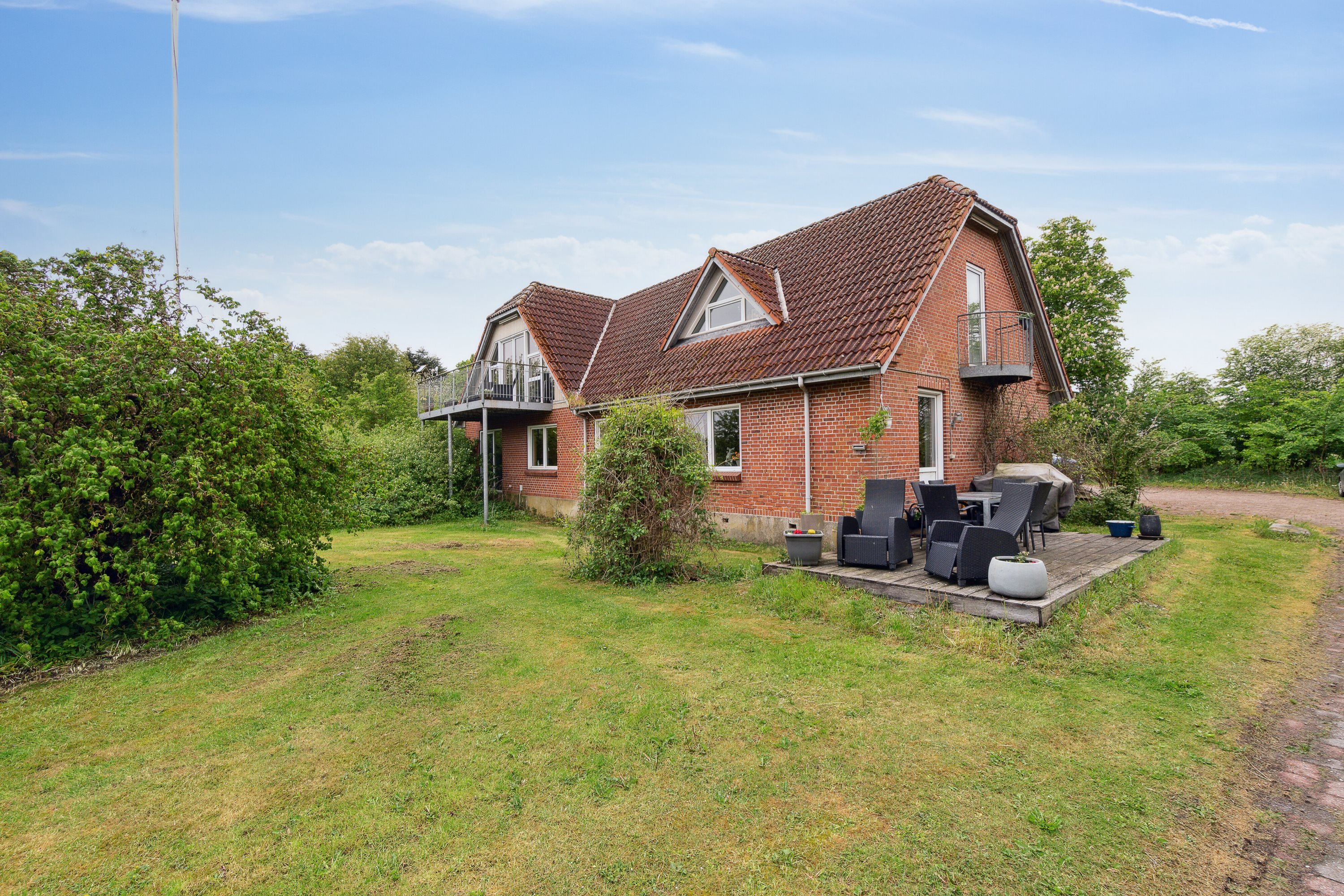 Fremhævet set fra vejen billede i fuldskærmstilstand. Billede af Kirkebakken 12, Sdr Vinge, 8860 Ulstrup