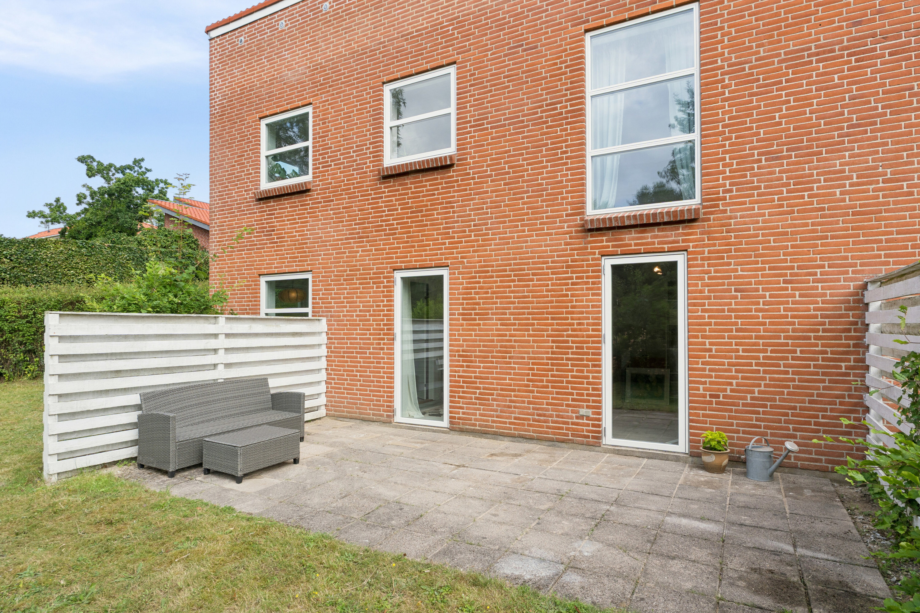 Fremhævet set fra haven billede i fuldskærmstilstand. Billede af Sønderborgvej 3E, 8600 Silkeborg