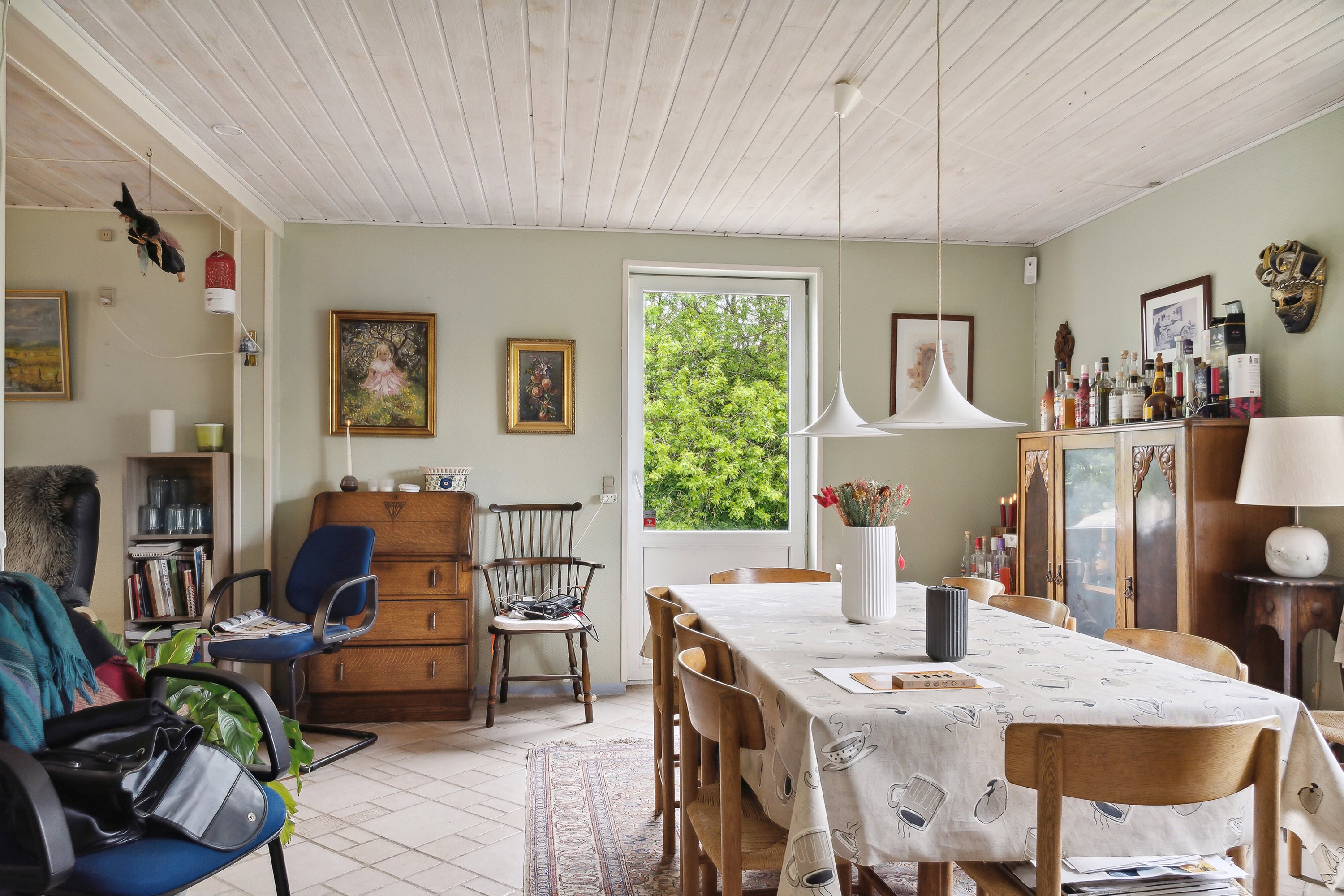 Fremhævet spisestue billede i fuldskærmstilstand. Billede af Kirkebakken 12, Sdr Vinge, 8860 Ulstrup