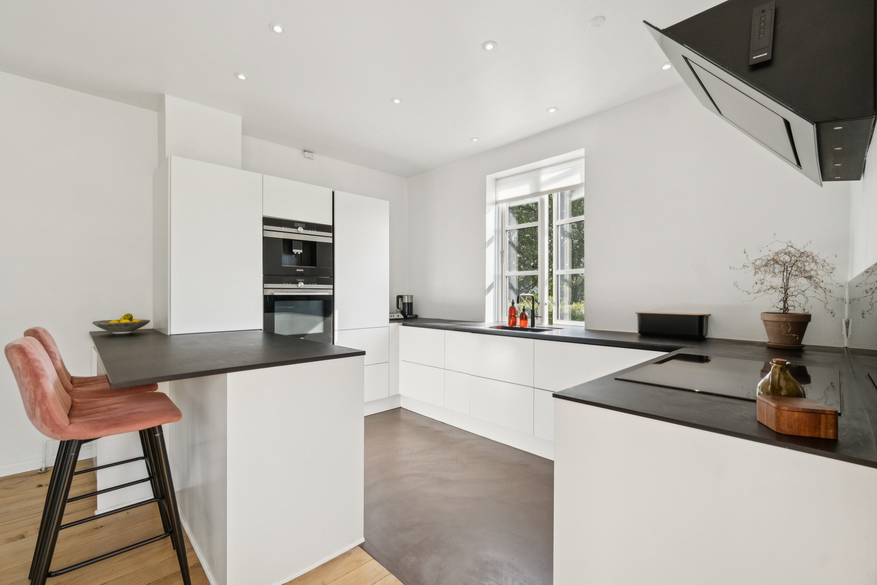 Miniaturebillede 1: køkken. Billede af Klovborgvej 21, 2650 Hvidovre