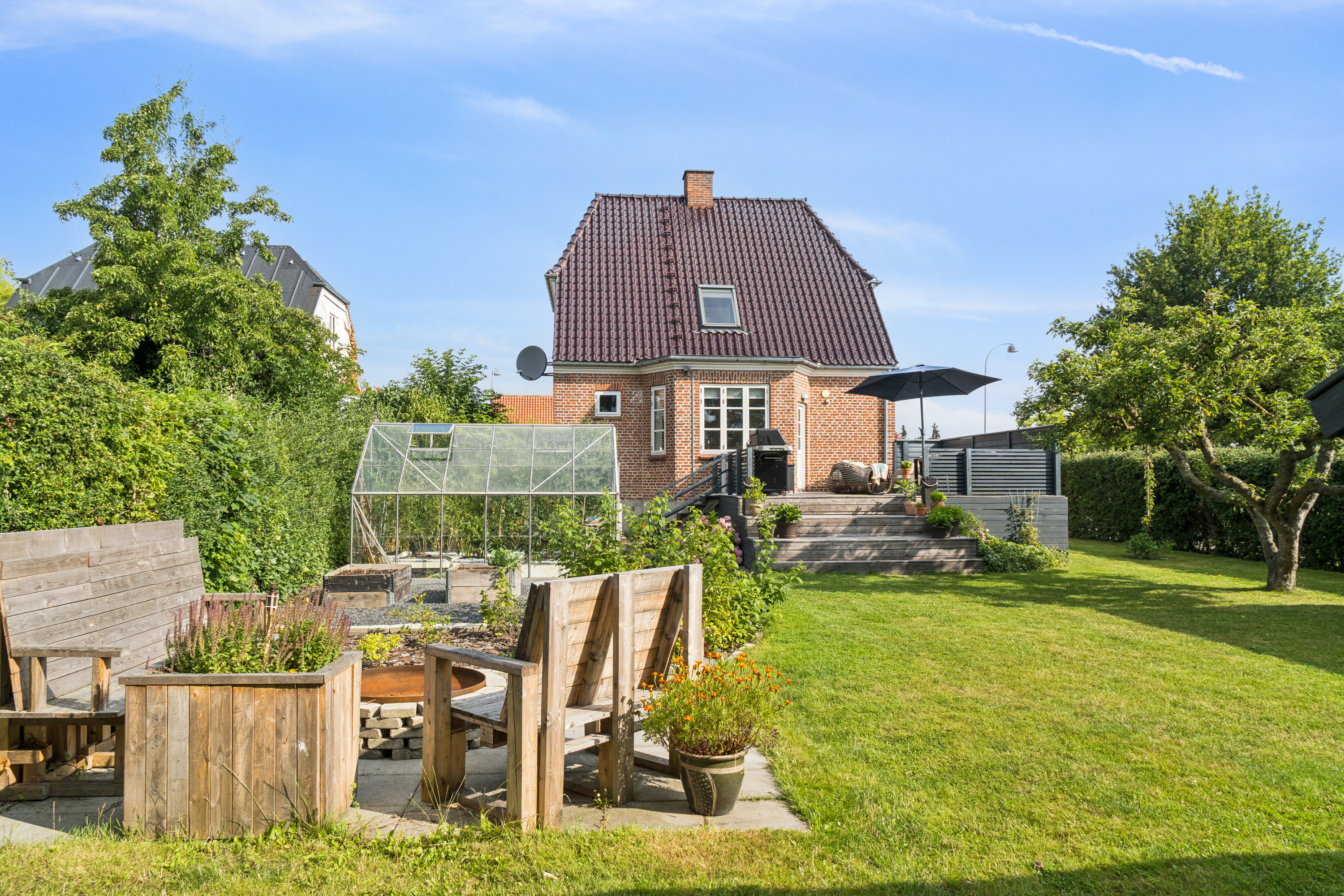 Fremhævet udendørs billede i fuldskærmstilstand. Billede af Klovborgvej 21, 2650 Hvidovre