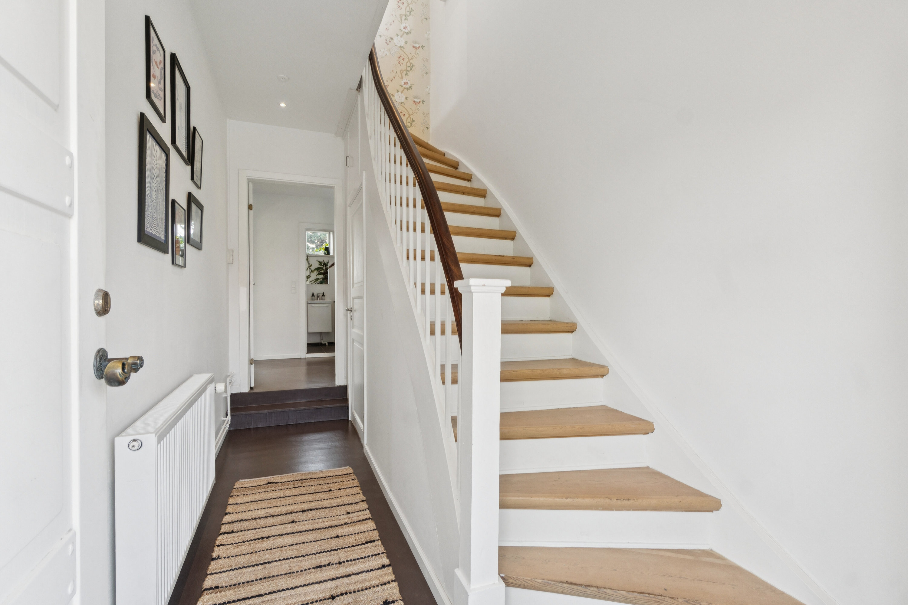 Fremhævet gang billede i fuldskærmstilstand. Billede af Klovborgvej 21, 2650 Hvidovre