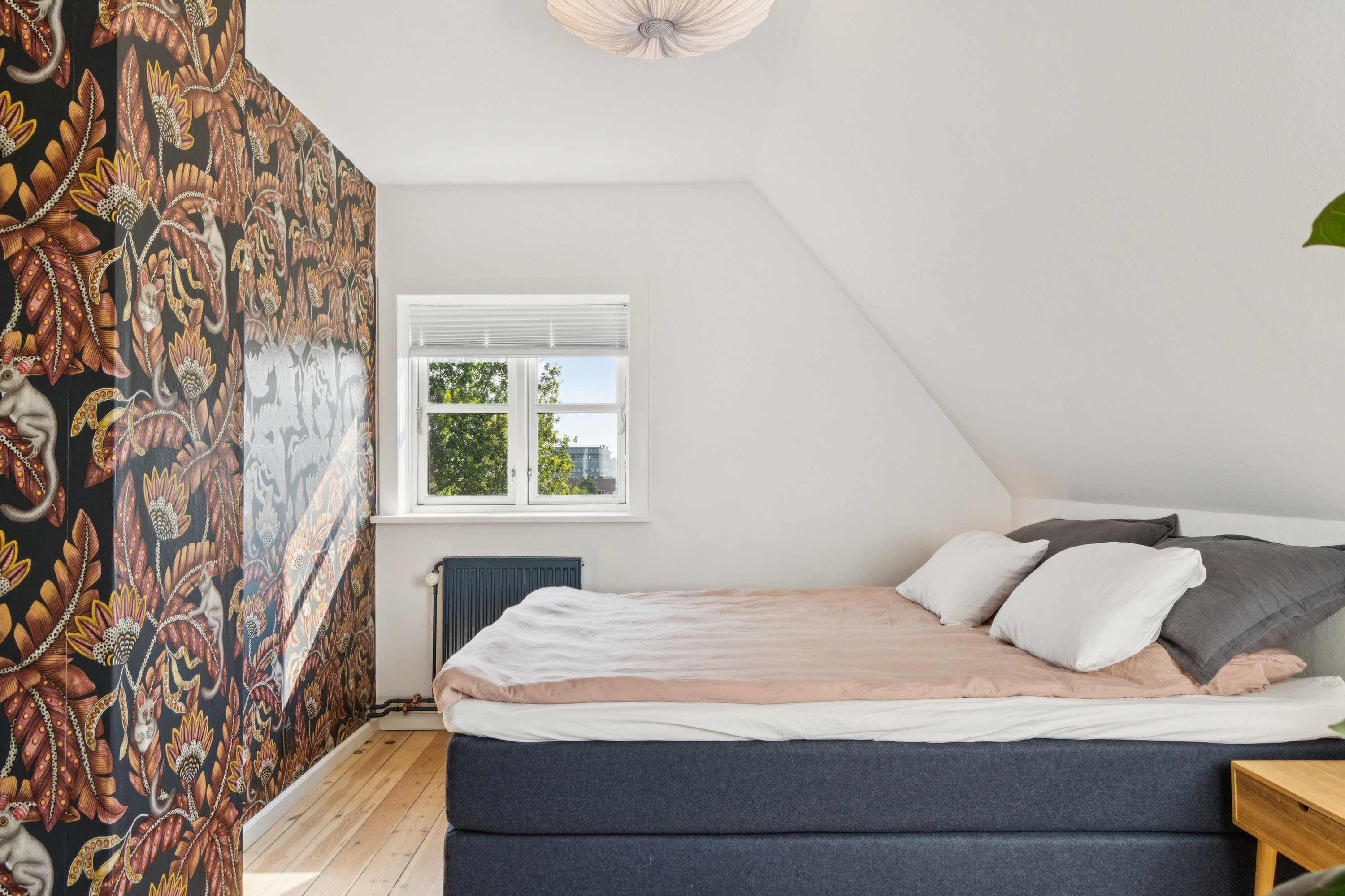 Fremhævet soveværelse billede i fuldskærmstilstand. Billede af Klovborgvej 21, 2650 Hvidovre