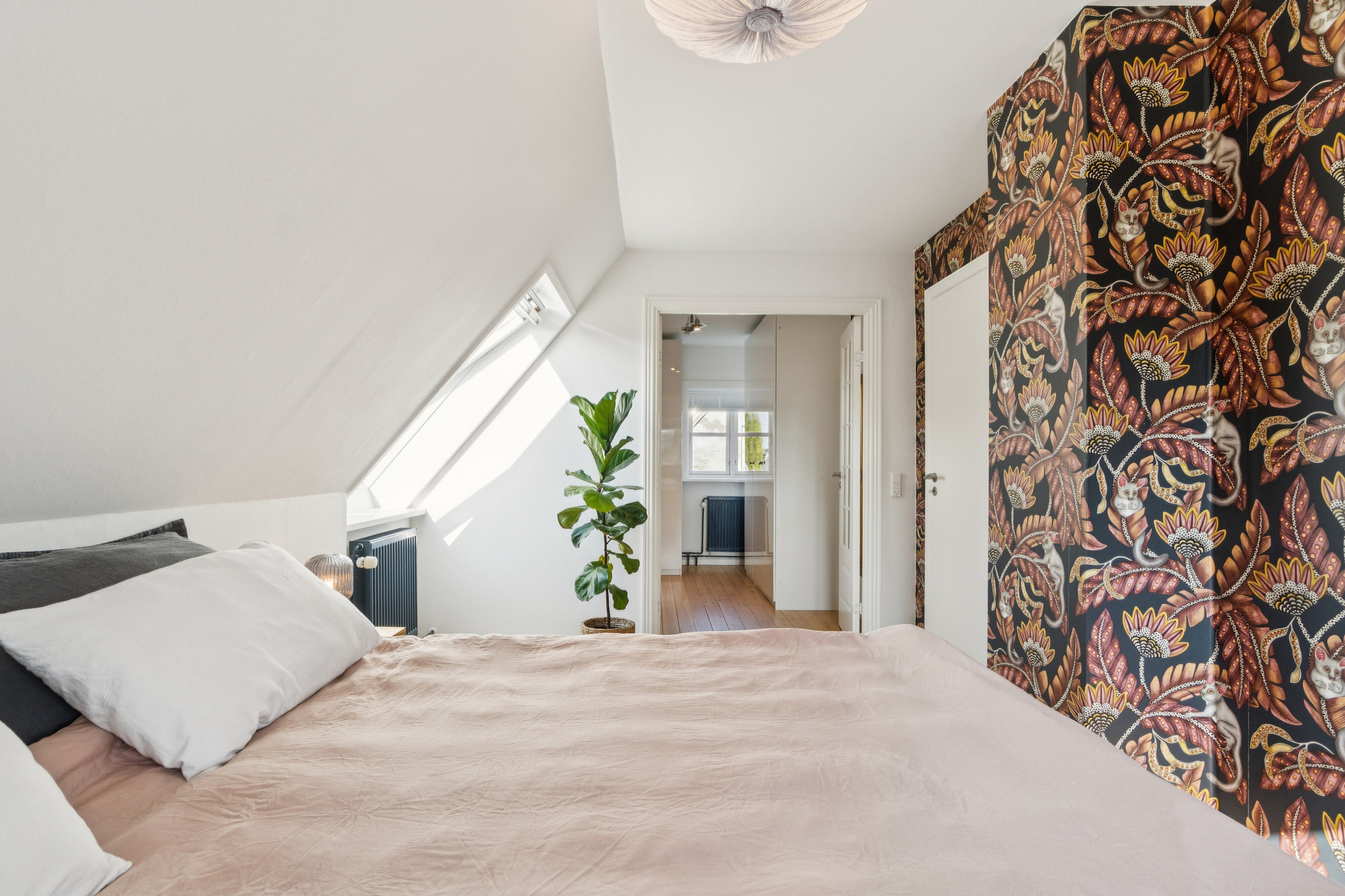 Fremhævet soveværelse billede i fuldskærmstilstand. Billede af Klovborgvej 21, 2650 Hvidovre