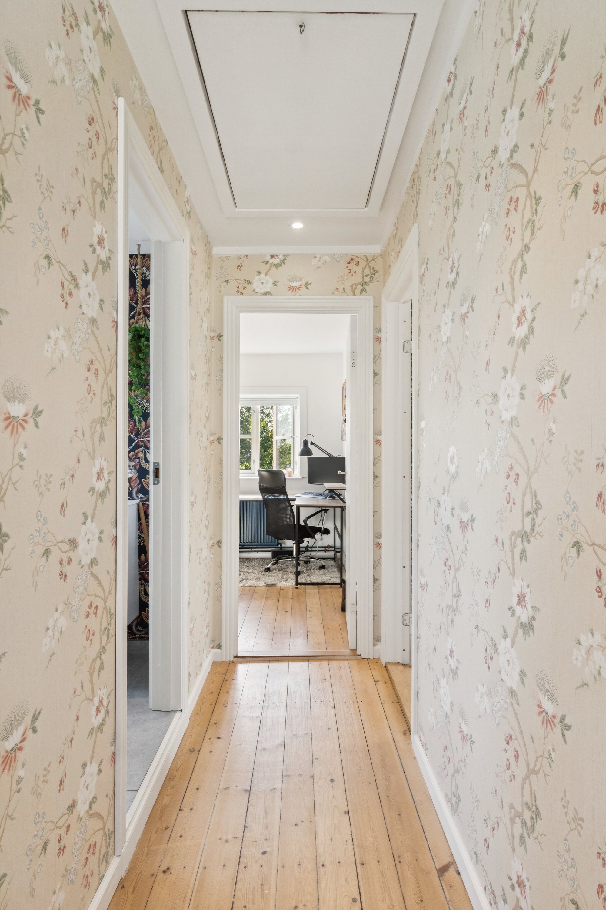 Fremhævet gang billede i fuldskærmstilstand. Billede af Klovborgvej 21, 2650 Hvidovre