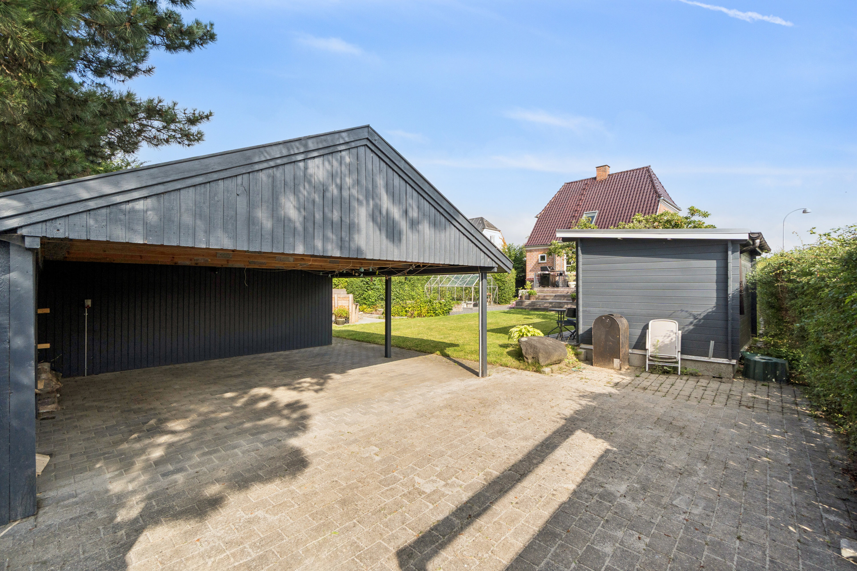 Fremhævet carport billede i fuldskærmstilstand. Billede af Klovborgvej 21, 2650 Hvidovre