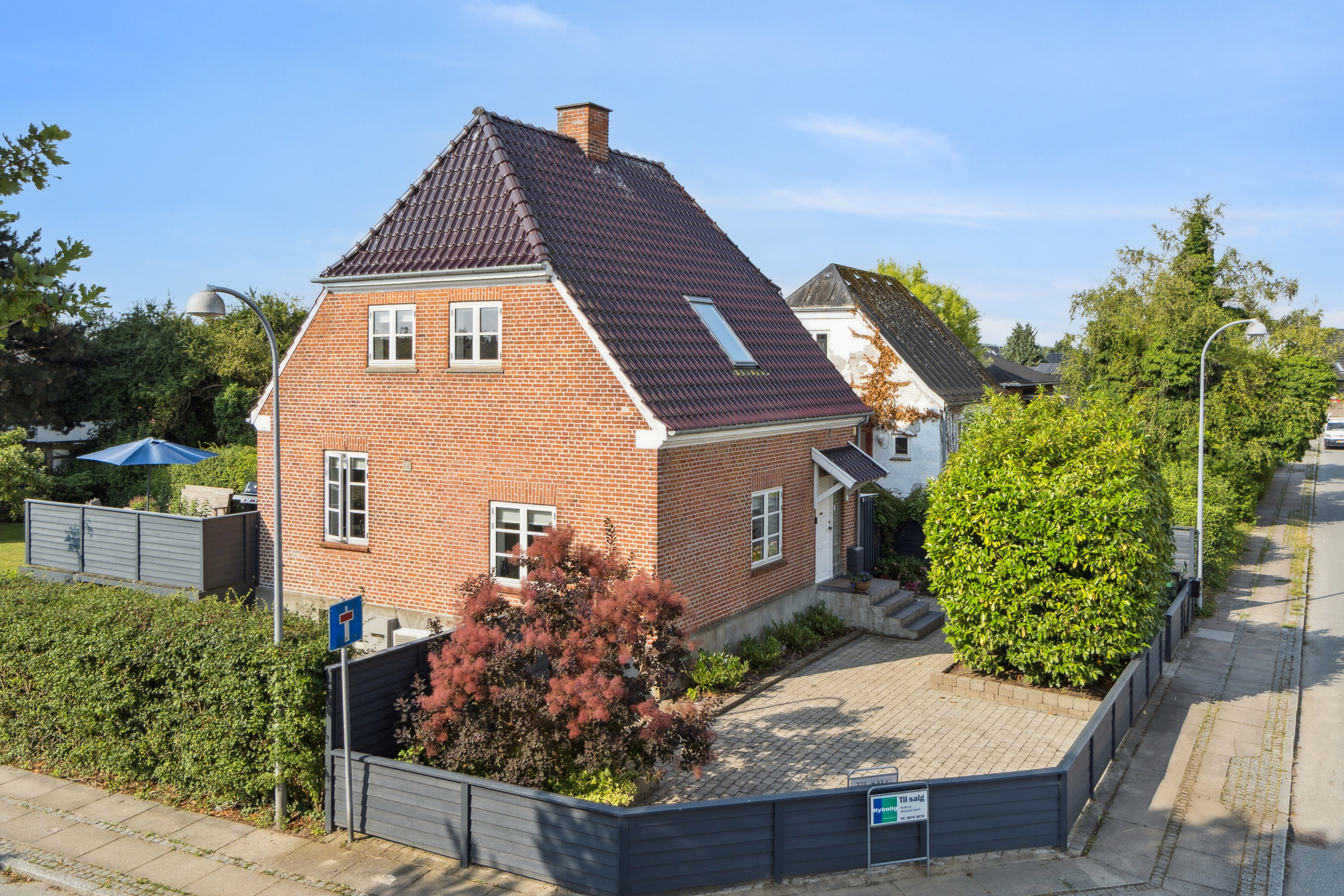 Fremhævet udendørs billede i fuldskærmstilstand. Billede af Klovborgvej 21, 2650 Hvidovre