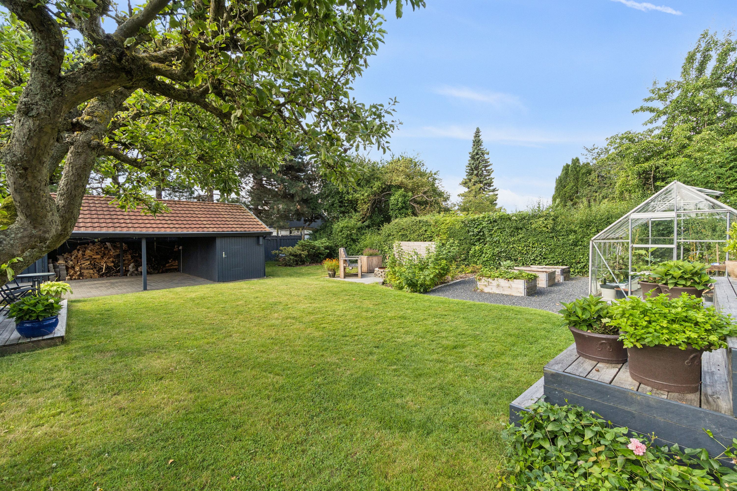 Fremhævet have billede i fuldskærmstilstand. Billede af Klovborgvej 21, 2650 Hvidovre