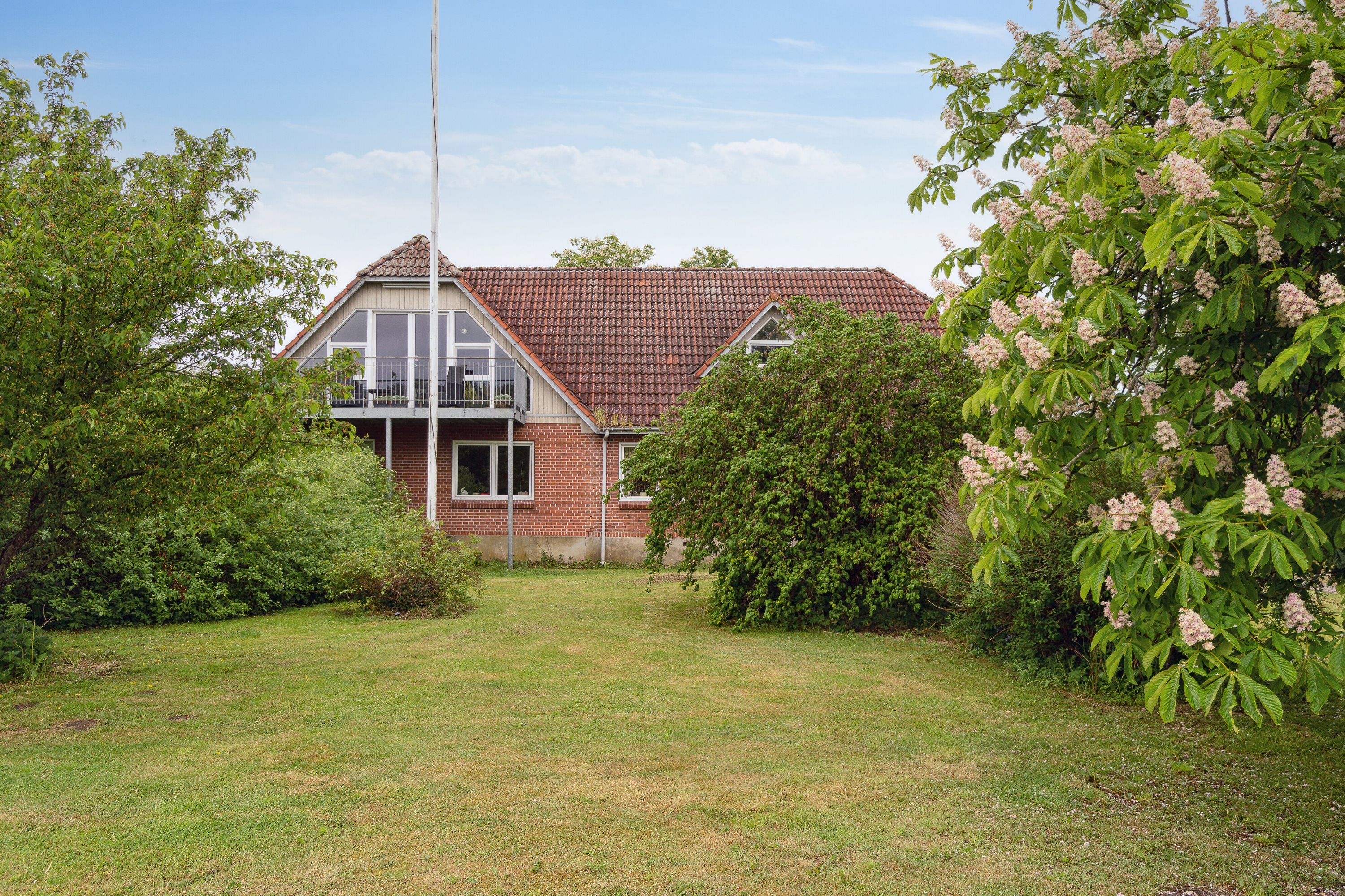 Landejendom: Set fra haven på Kirkebakken 12, Sdr Vinge, 8860 Ulstrup