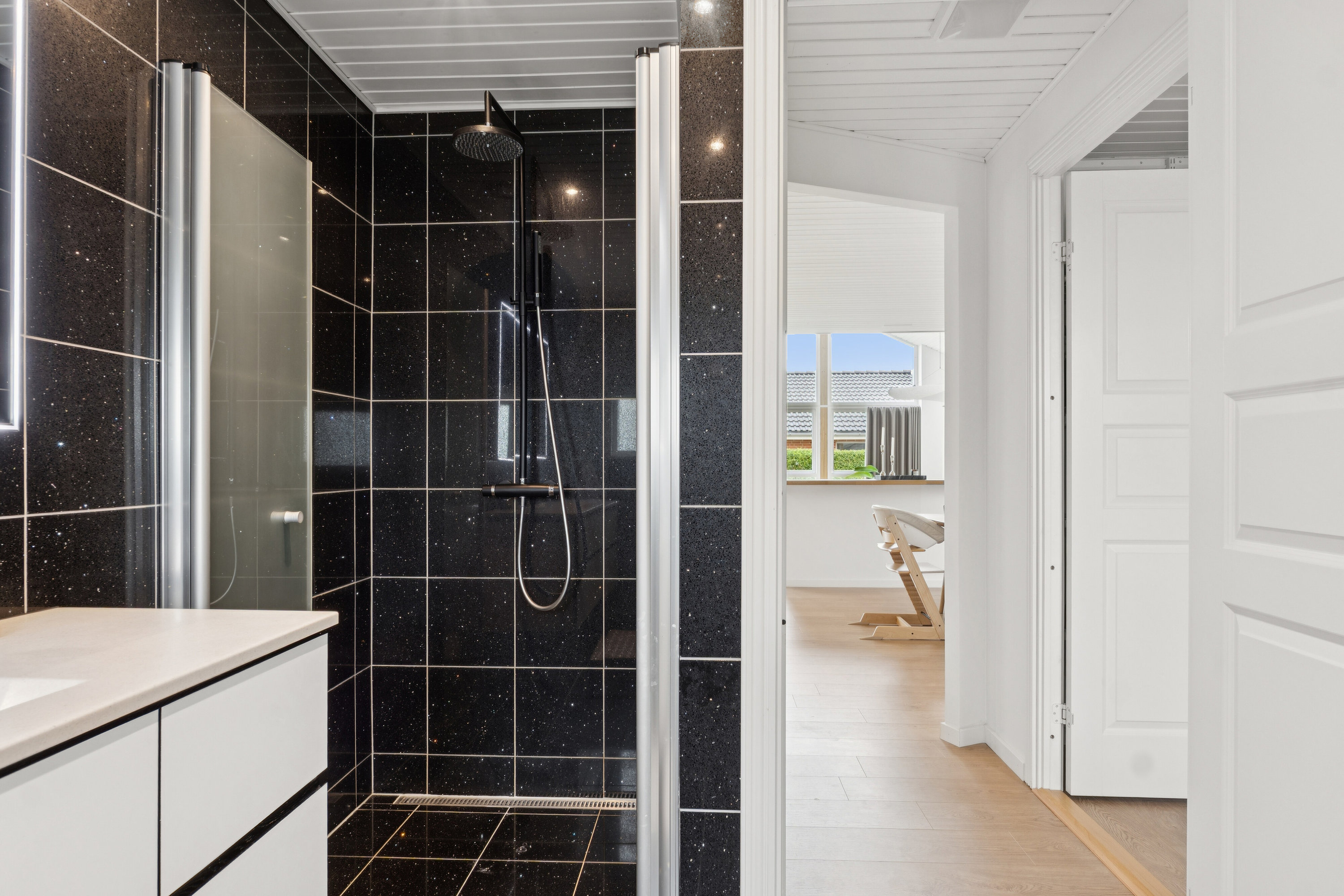 Fremhævet badeværelse billede i fuldskærmstilstand. Billede af Leonora Christinas Vej 19, 7430 Ikast