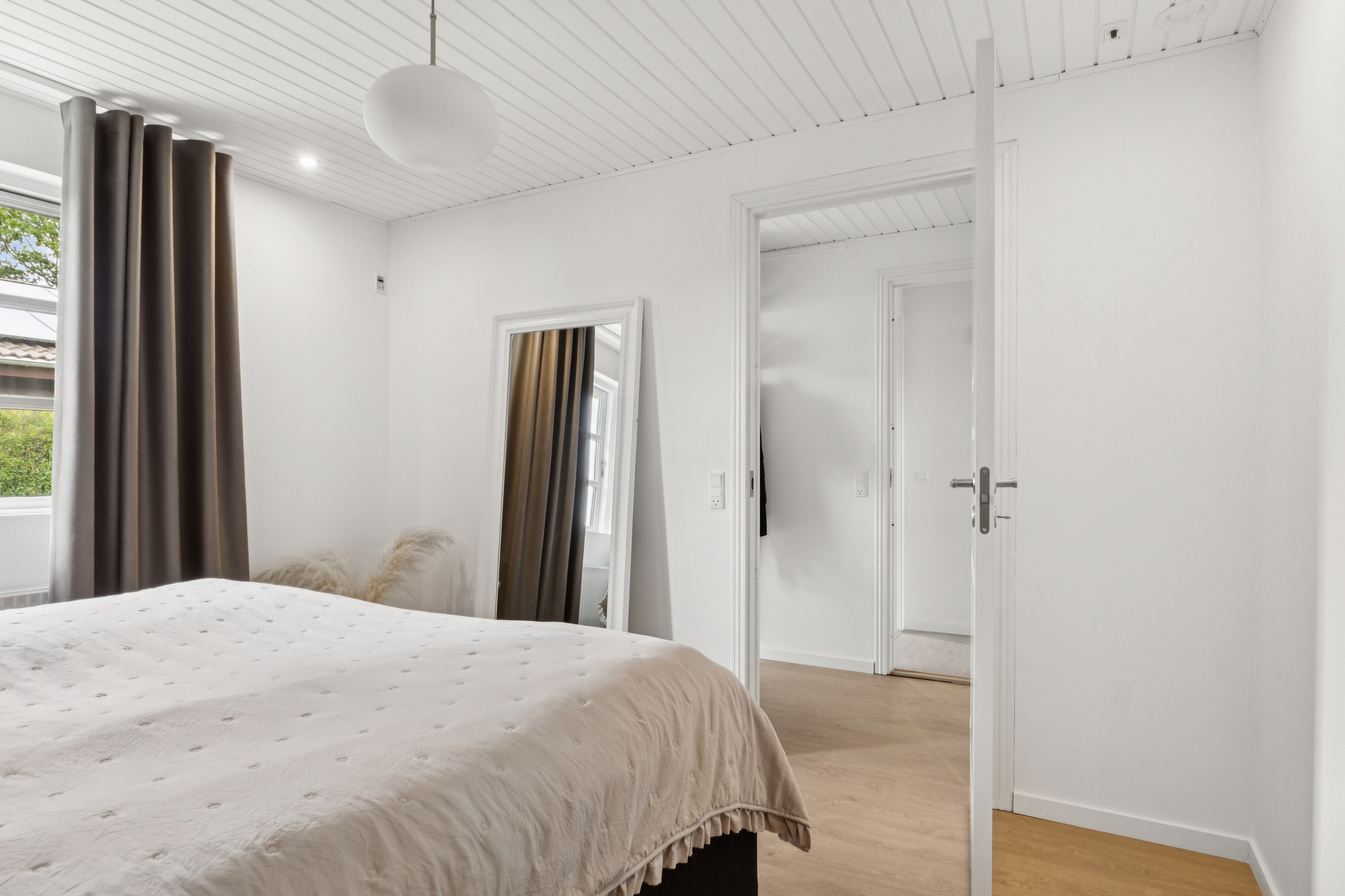 Fremhævet soveværelse billede i fuldskærmstilstand. Billede af Leonora Christinas Vej 19, 7430 Ikast