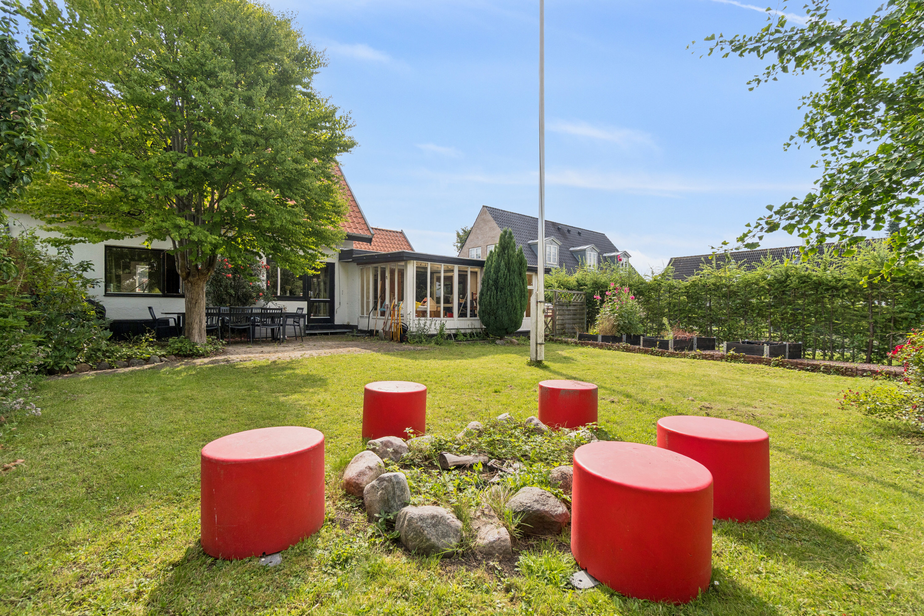 Fremhævet set fra haven billede i fuldskærmstilstand. Billede af Storegade 13, 2650 Hvidovre