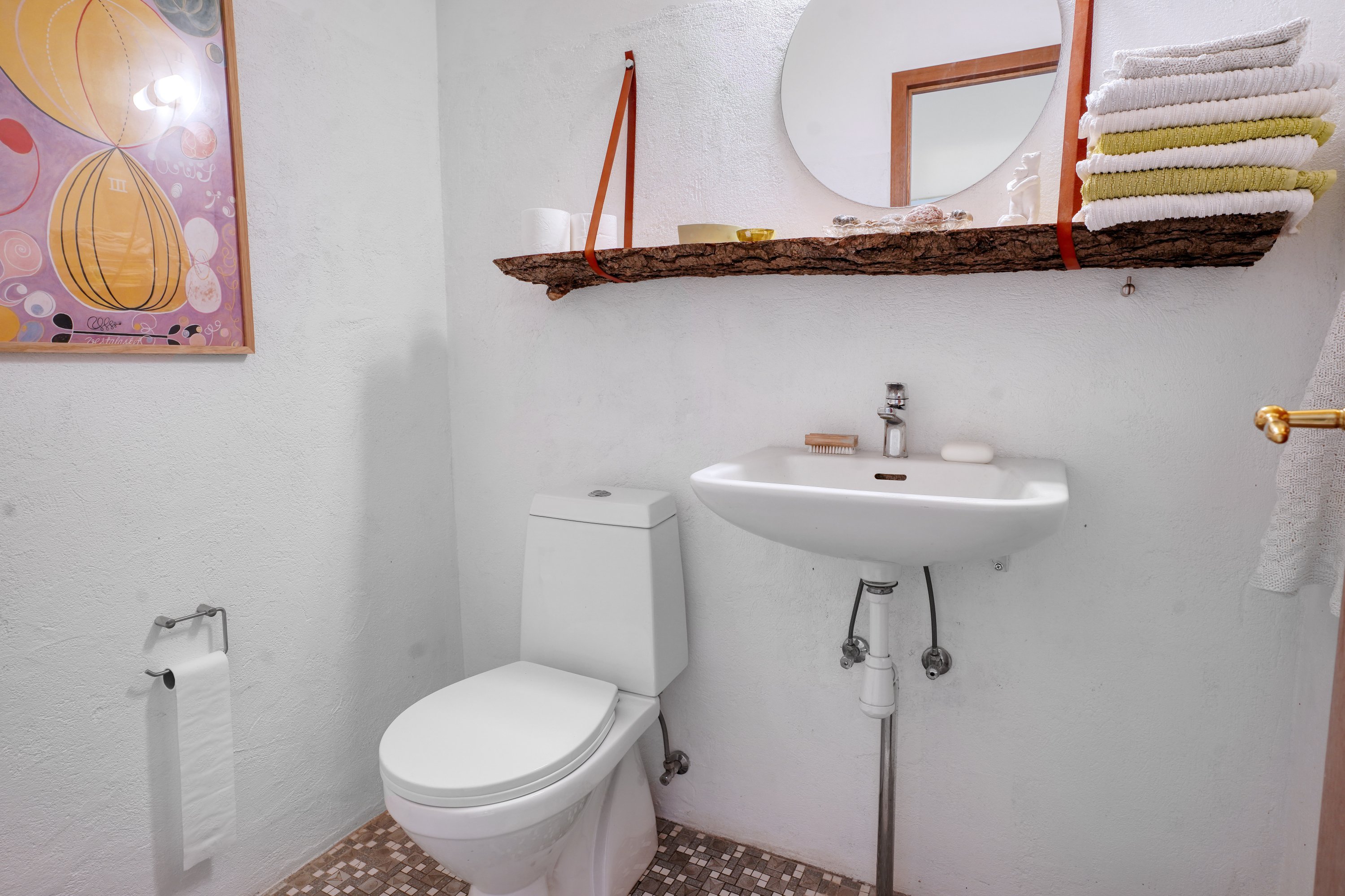 Fremhævet wc billede i fuldskærmstilstand. Billede af Tjørnevænget 8, 3520 Farum