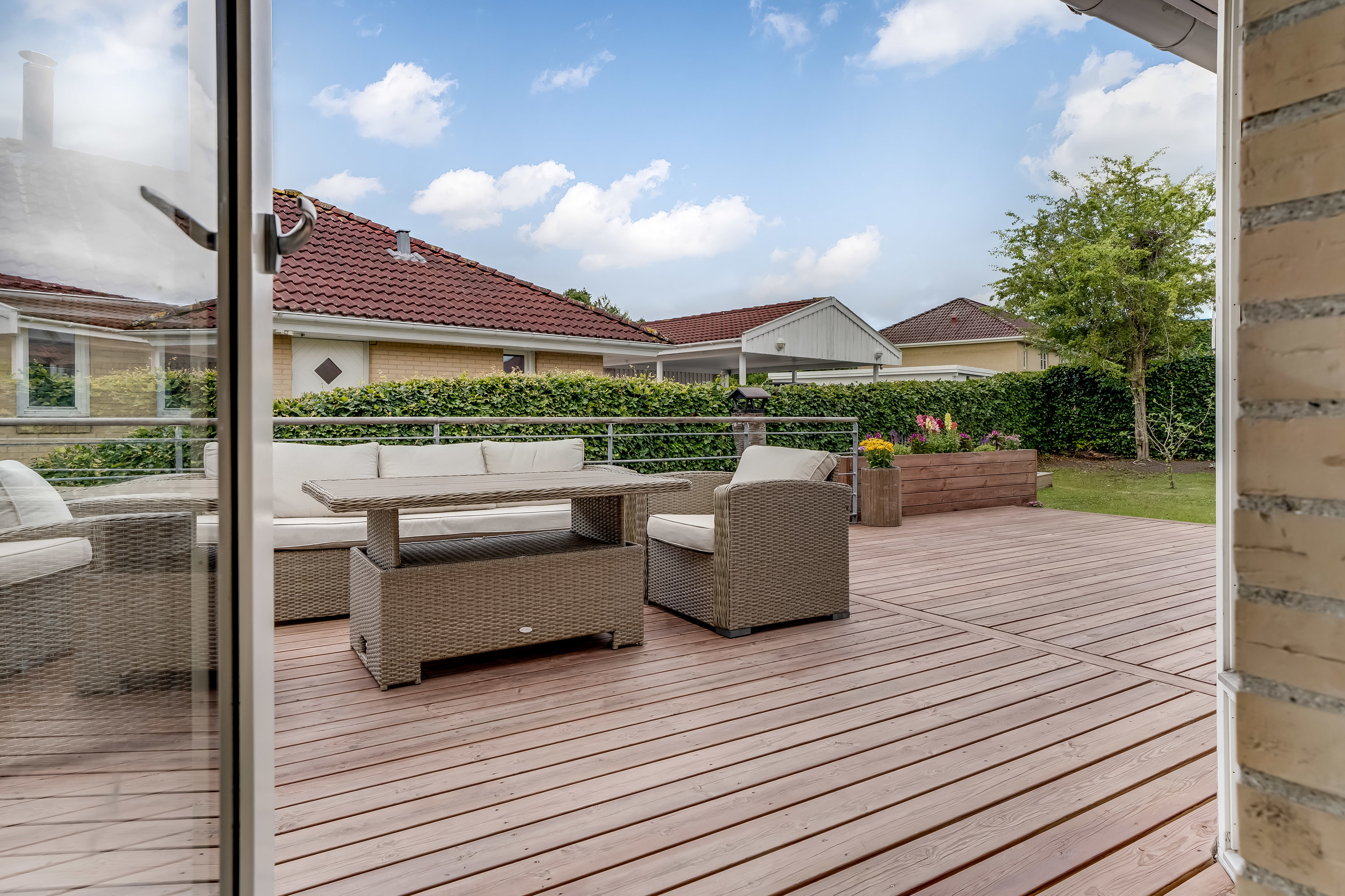 Fremhævet terrasse billede i fuldskærmstilstand. Billede af Lindegårds Alle 7, 3550 Slangerup