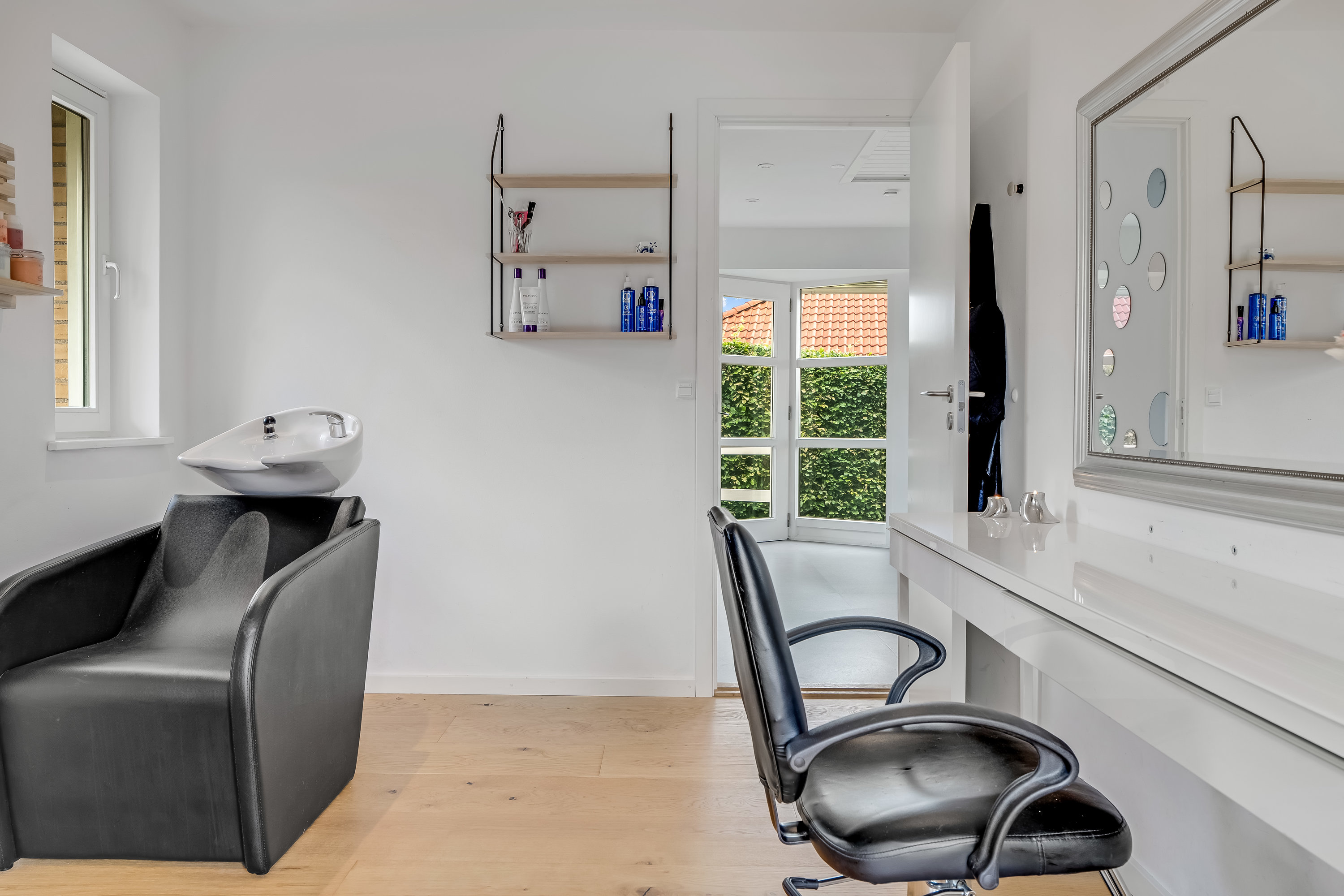 Fremhævet stue billede i fuldskærmstilstand. Billede af Lindegårds Alle 7, 3550 Slangerup