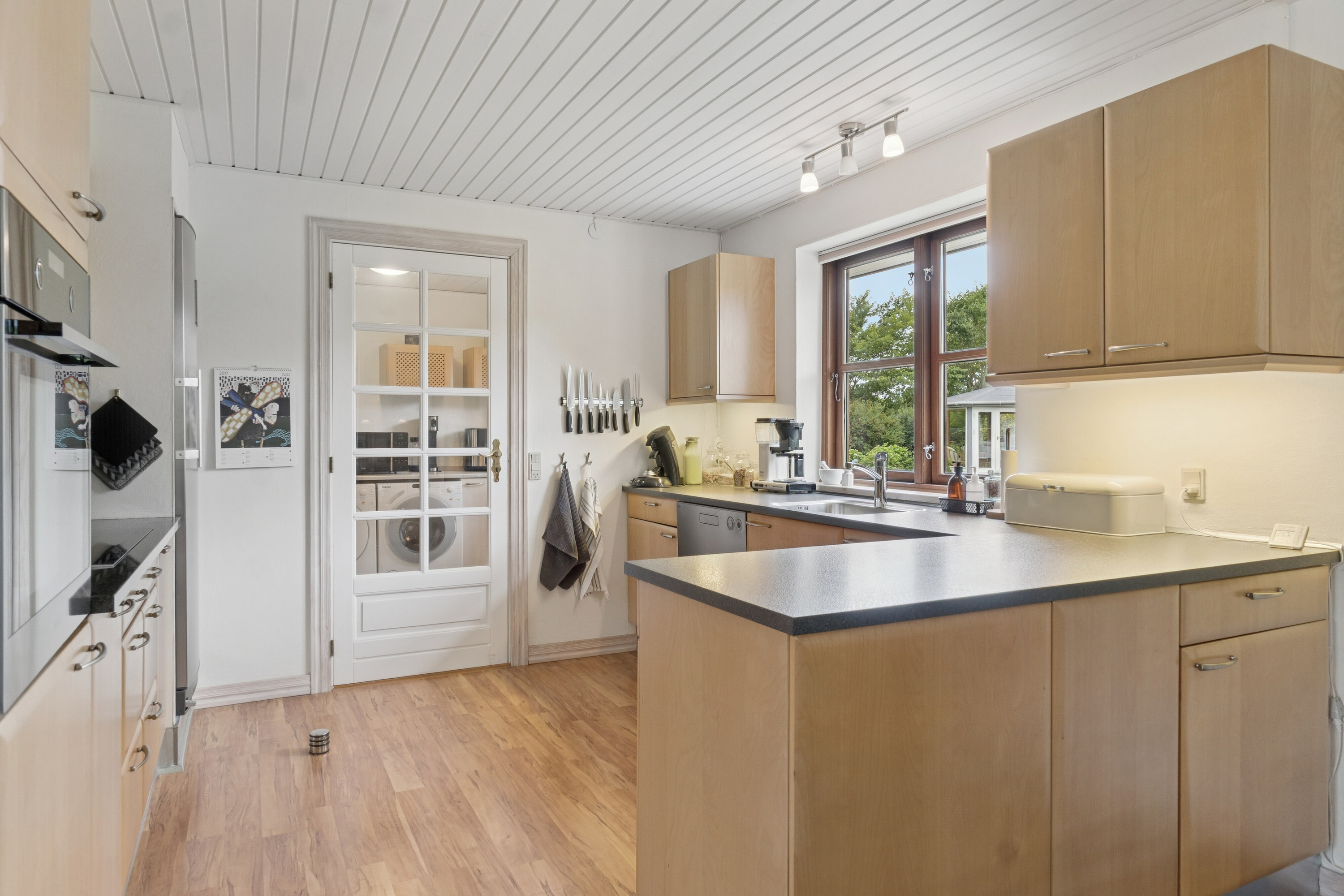 Fremhævet køkken billede i fuldskærmstilstand. Billede af Købstedvej 12, Tornby, 9850 Hirtshals