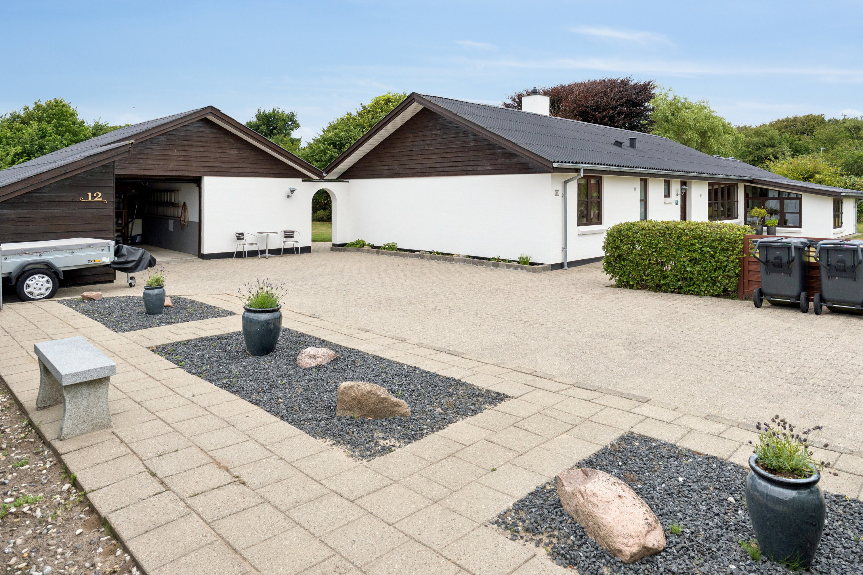 Miniaturebillede 1: set fra vejen. Billede af Købstedvej 12, Tornby, 9850 Hirtshals