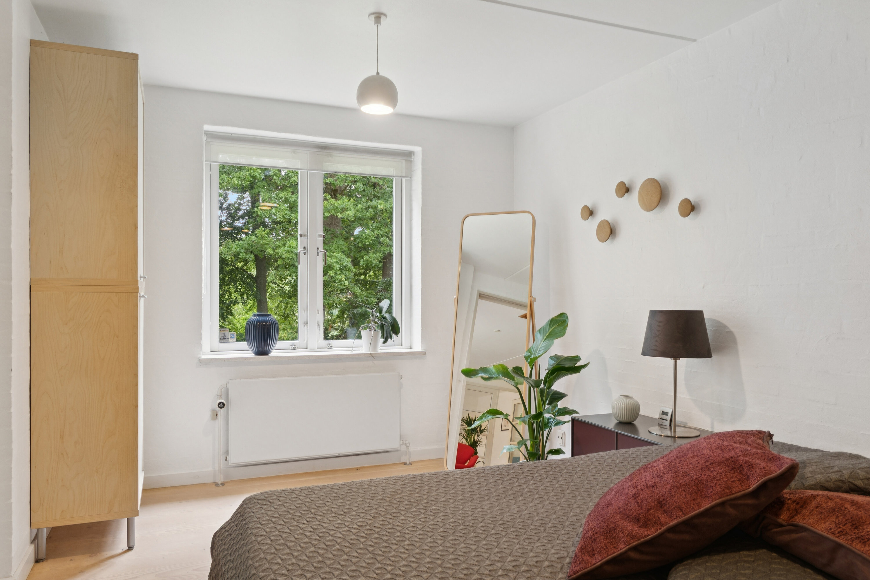 Fremhævet soveværelse billede i fuldskærmstilstand. Billede af Borrekrattet 1A, 2800 Kongens Lyngby