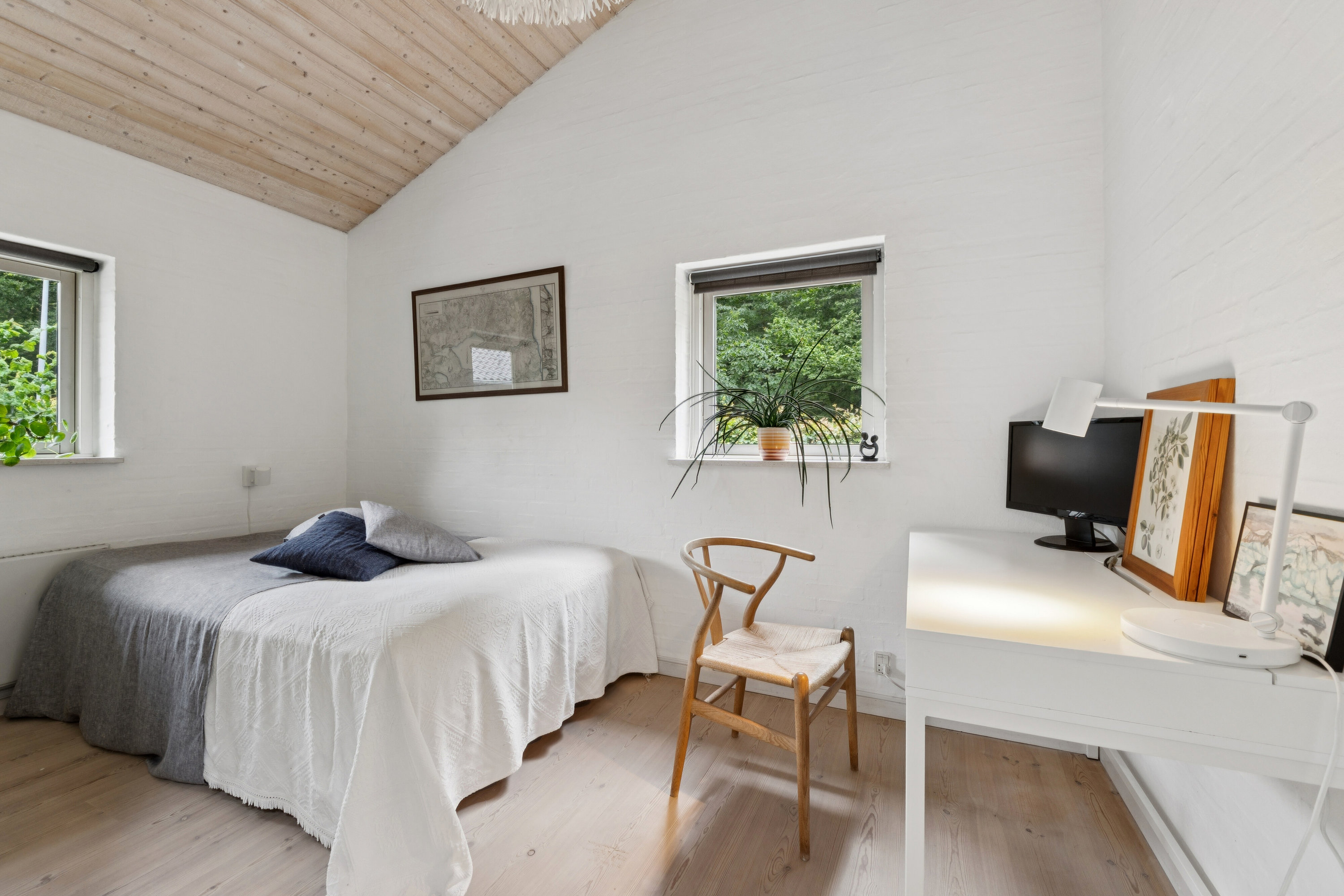 Fremhævet soveværelse billede i fuldskærmstilstand. Billede af Borrekrattet 1A, 2800 Kongens Lyngby