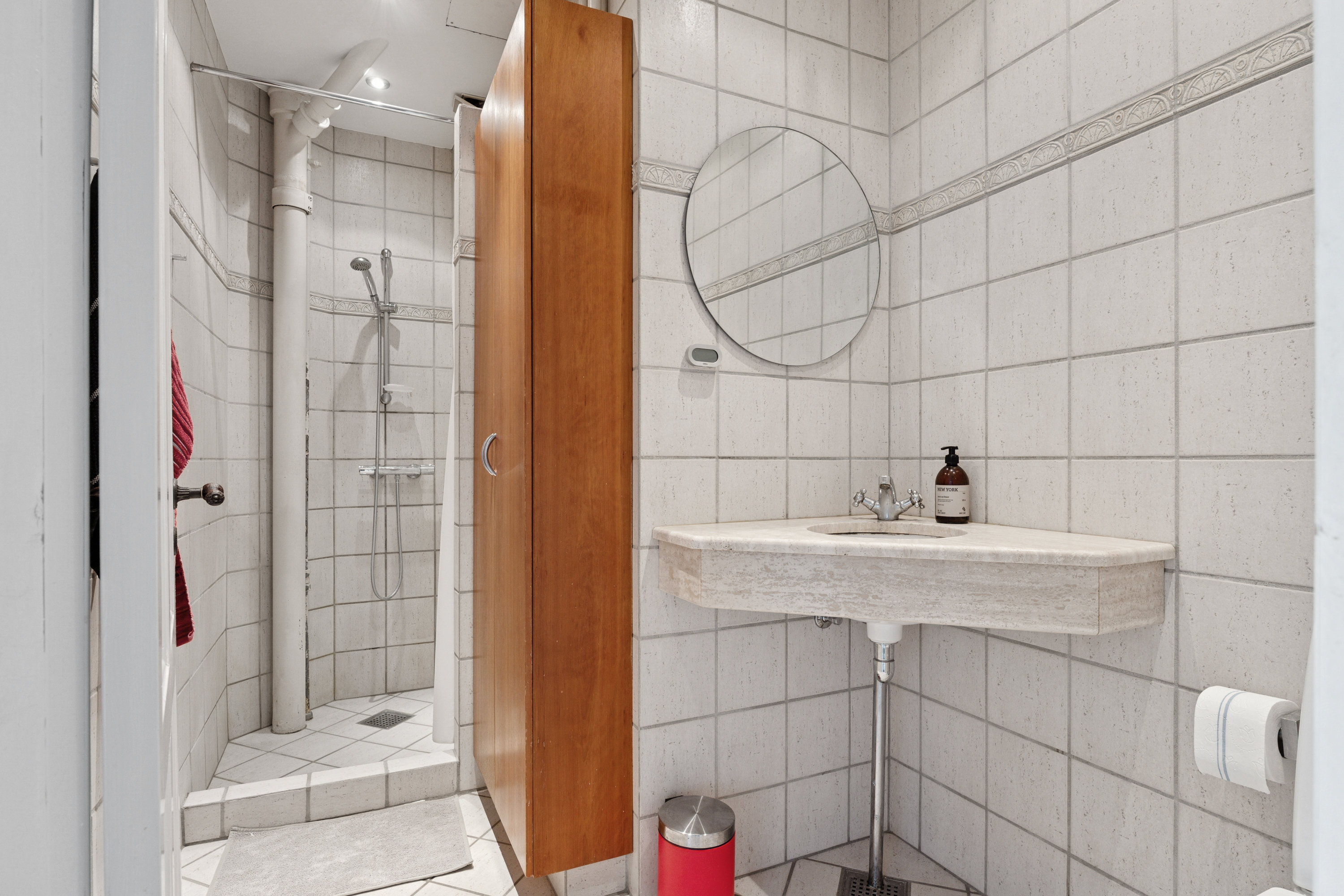 Fremhævet badeværelse billede i fuldskærmstilstand. Billede af Sølvgade 104, 2. th., 1307 København K