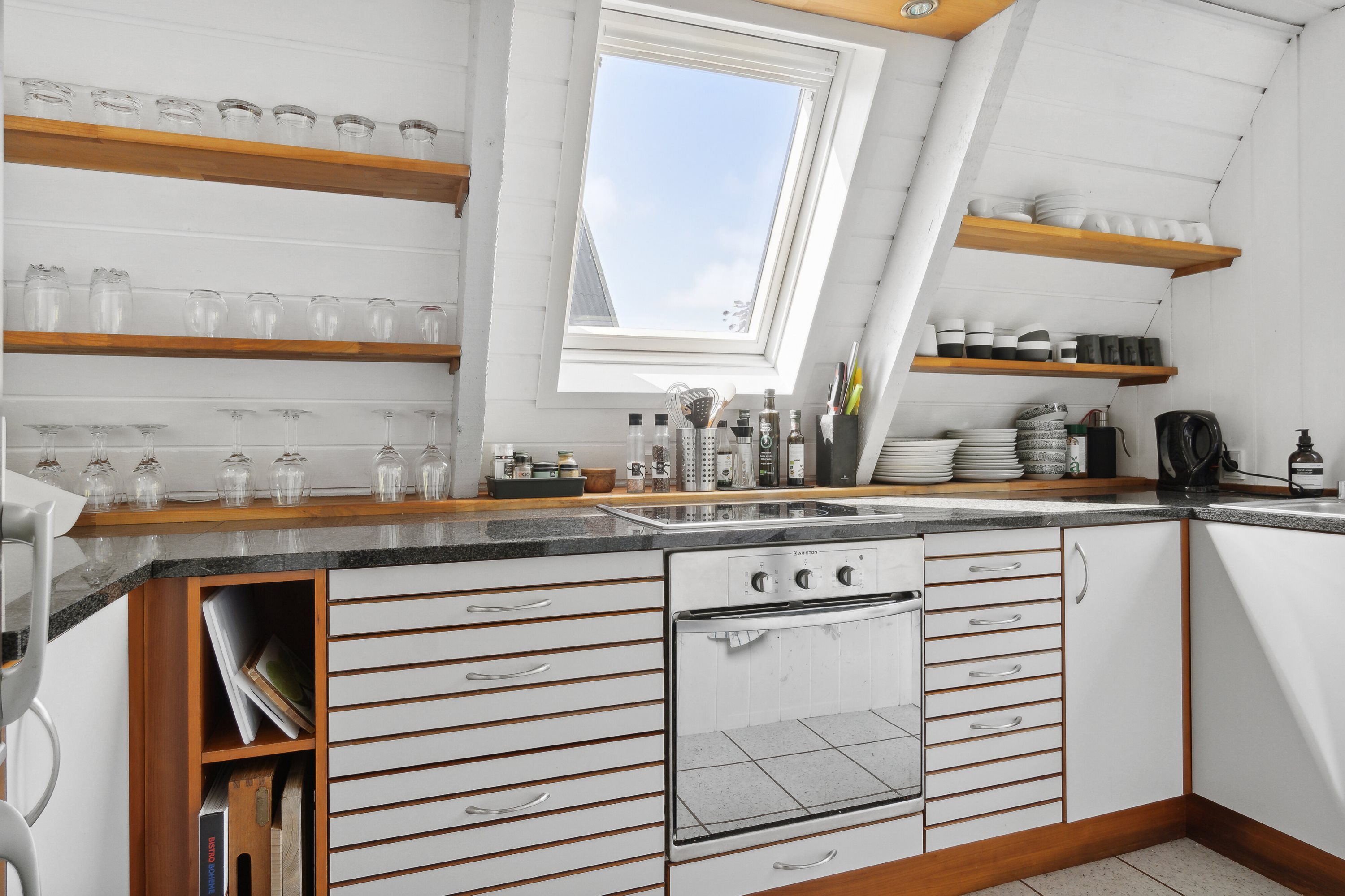 Fremhævet køkken billede i fuldskærmstilstand. Billede af Golfsvinget 52, Gatten, 9640 Farsø