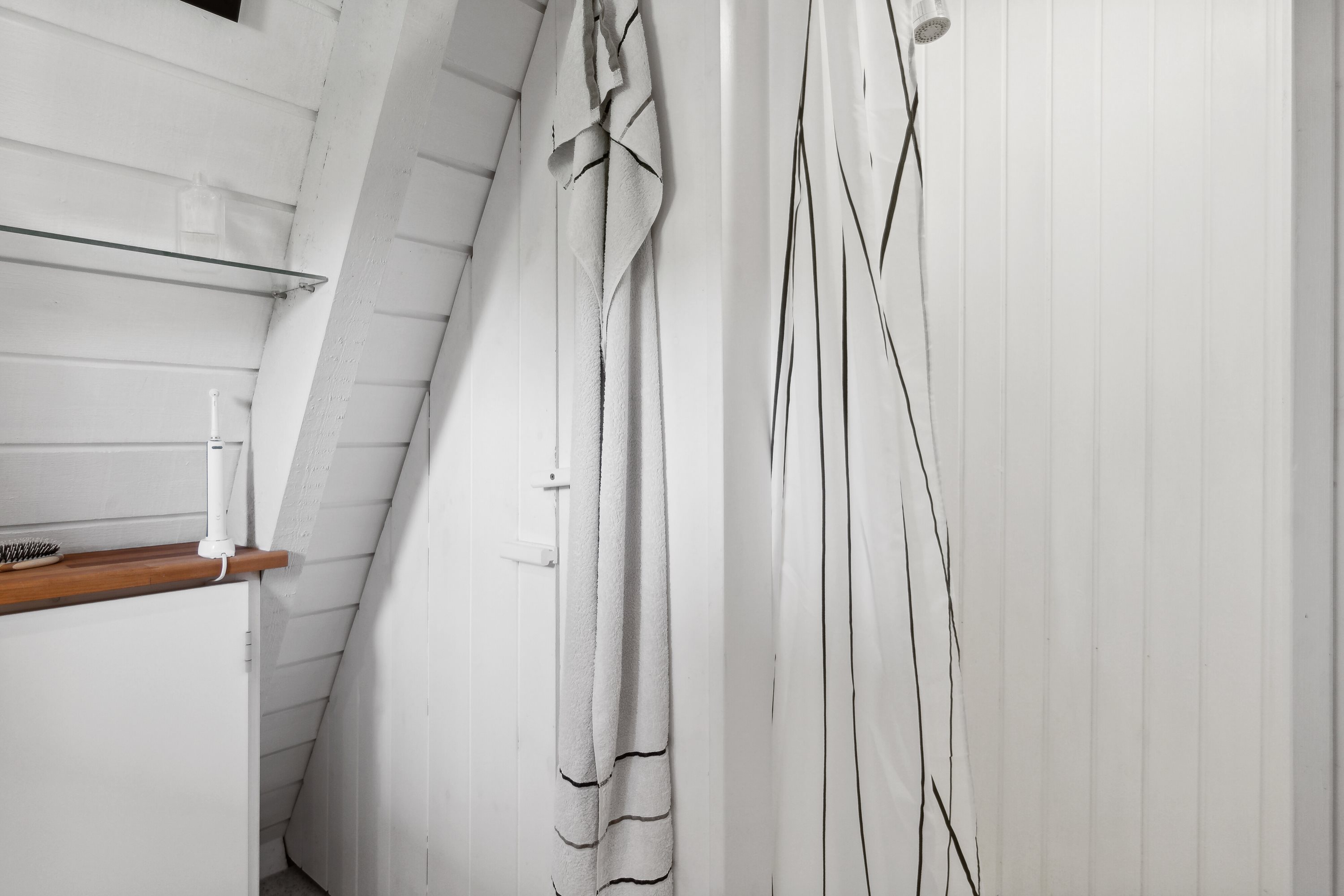 Fremhævet badeværelse billede i fuldskærmstilstand. Billede af Golfsvinget 52, Gatten, 9640 Farsø