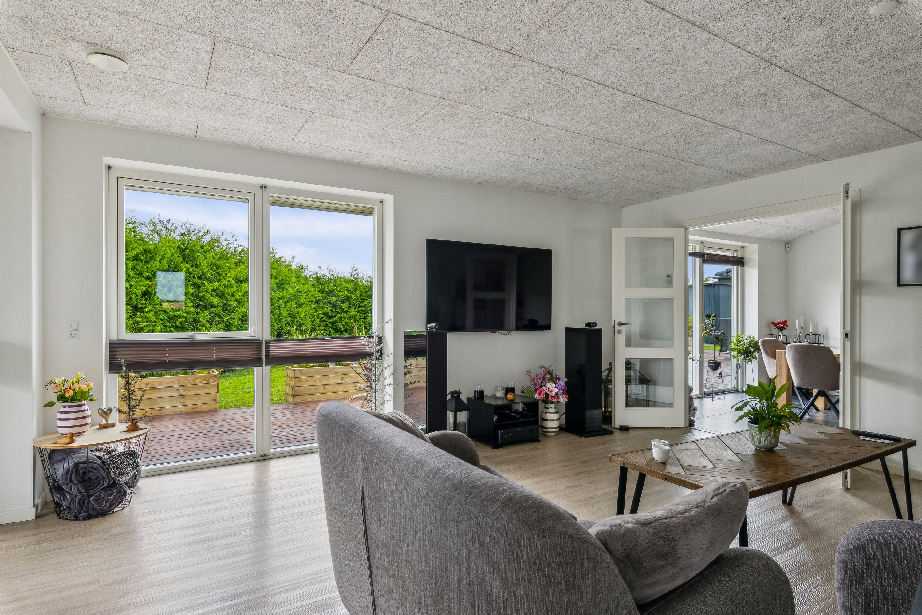 Fremhævet stue billede i fuldskærmstilstand. Billede af Korslystvej 5, Norring, 8382 Hinnerup