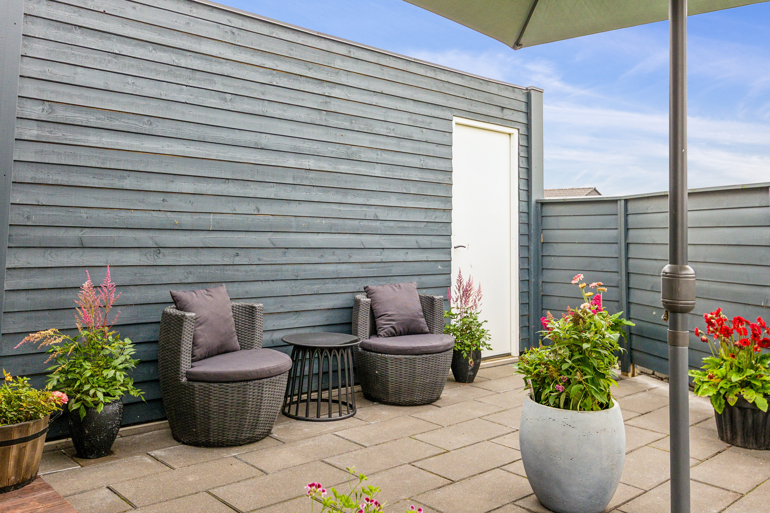 Fremhævet terrasse billede i fuldskærmstilstand. Billede af Korslystvej 5, Norring, 8382 Hinnerup