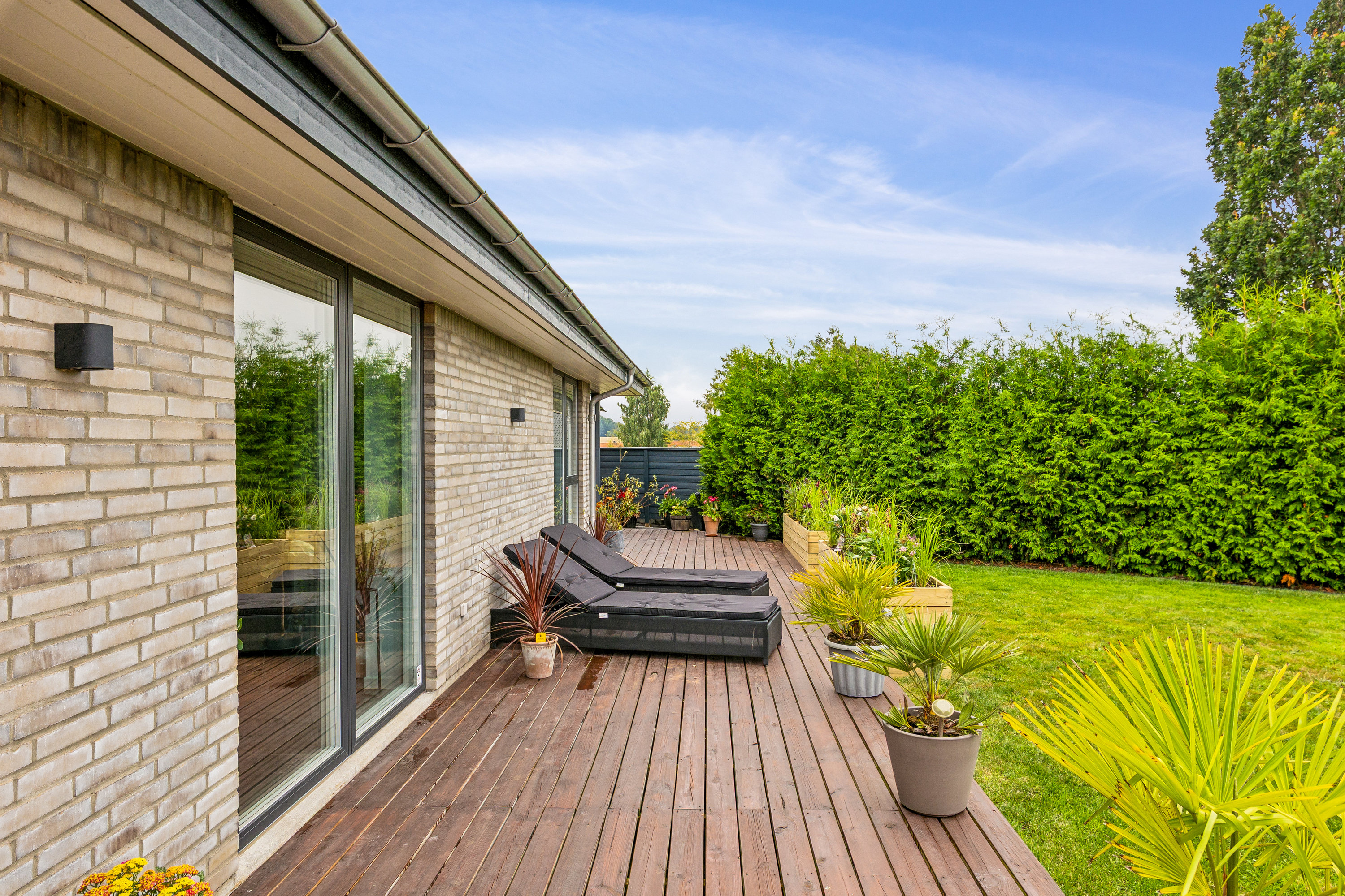 Fremhævet terrasse billede i fuldskærmstilstand. Billede af Korslystvej 5, Norring, 8382 Hinnerup