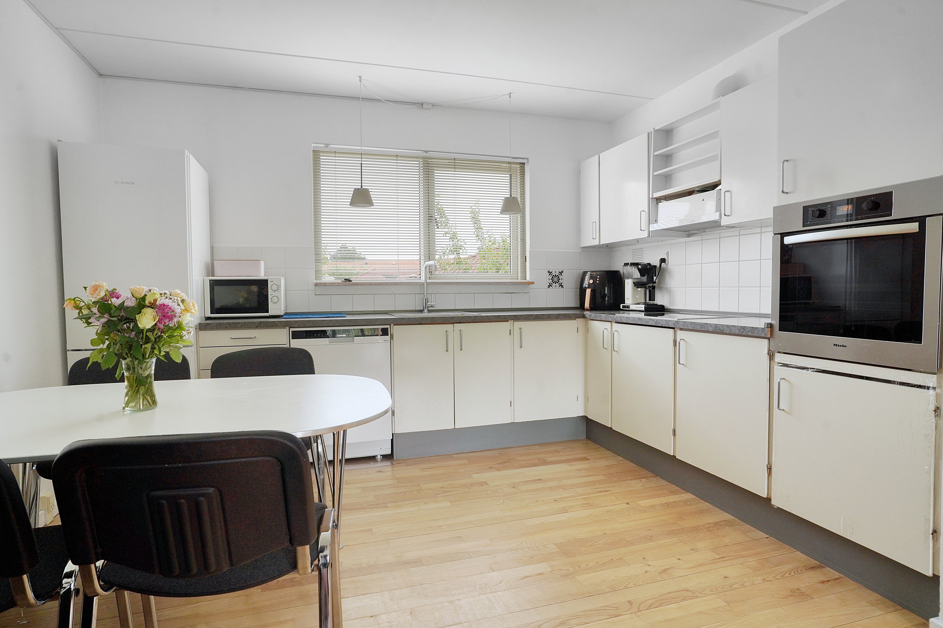 Fremhævet køkken billede i fuldskærmstilstand. Billede af Elmely 17, 1. th., 3520 Farum