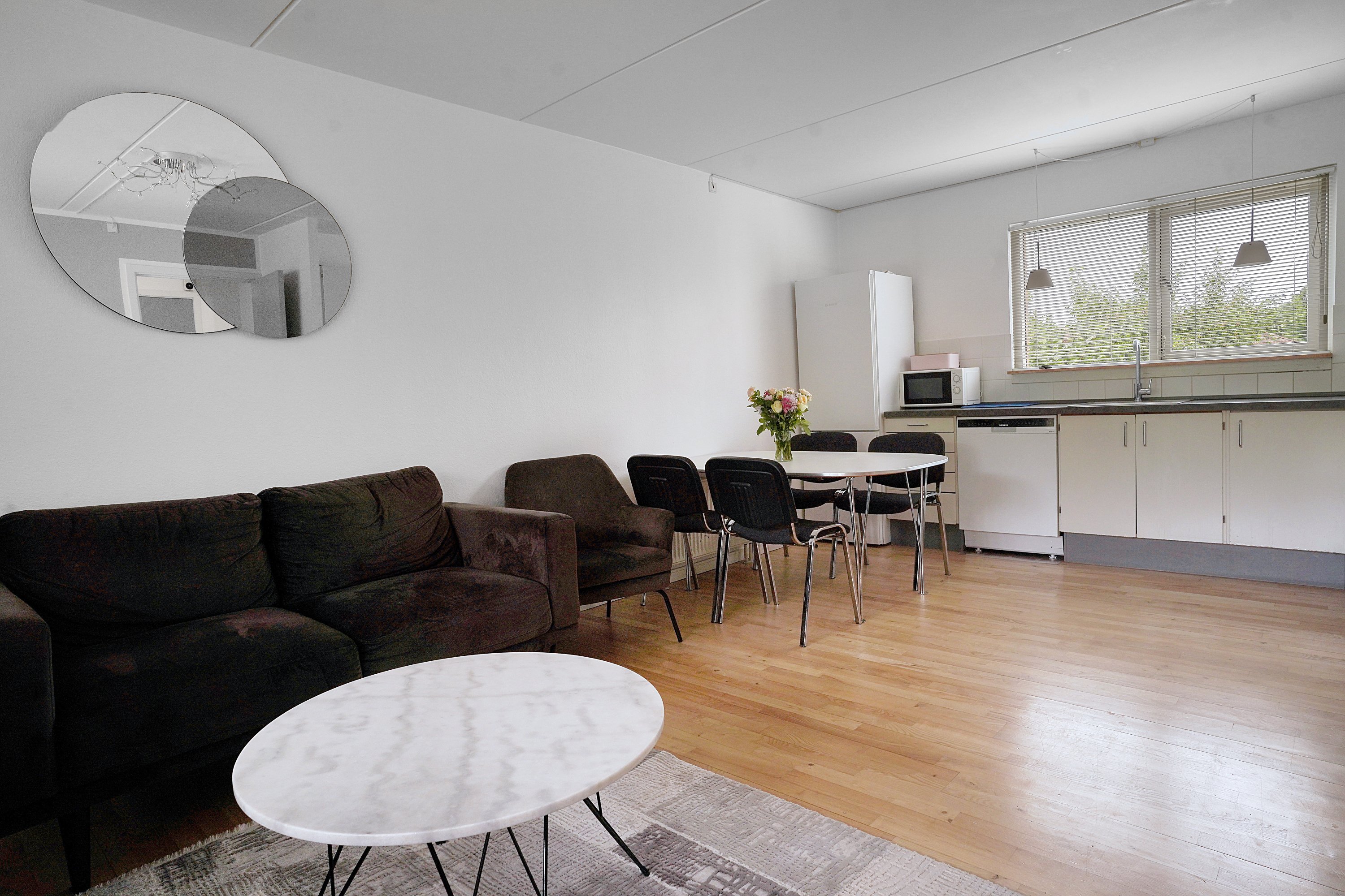 Fremhævet stue billede i fuldskærmstilstand. Billede af Elmely 17, 1. th., 3520 Farum