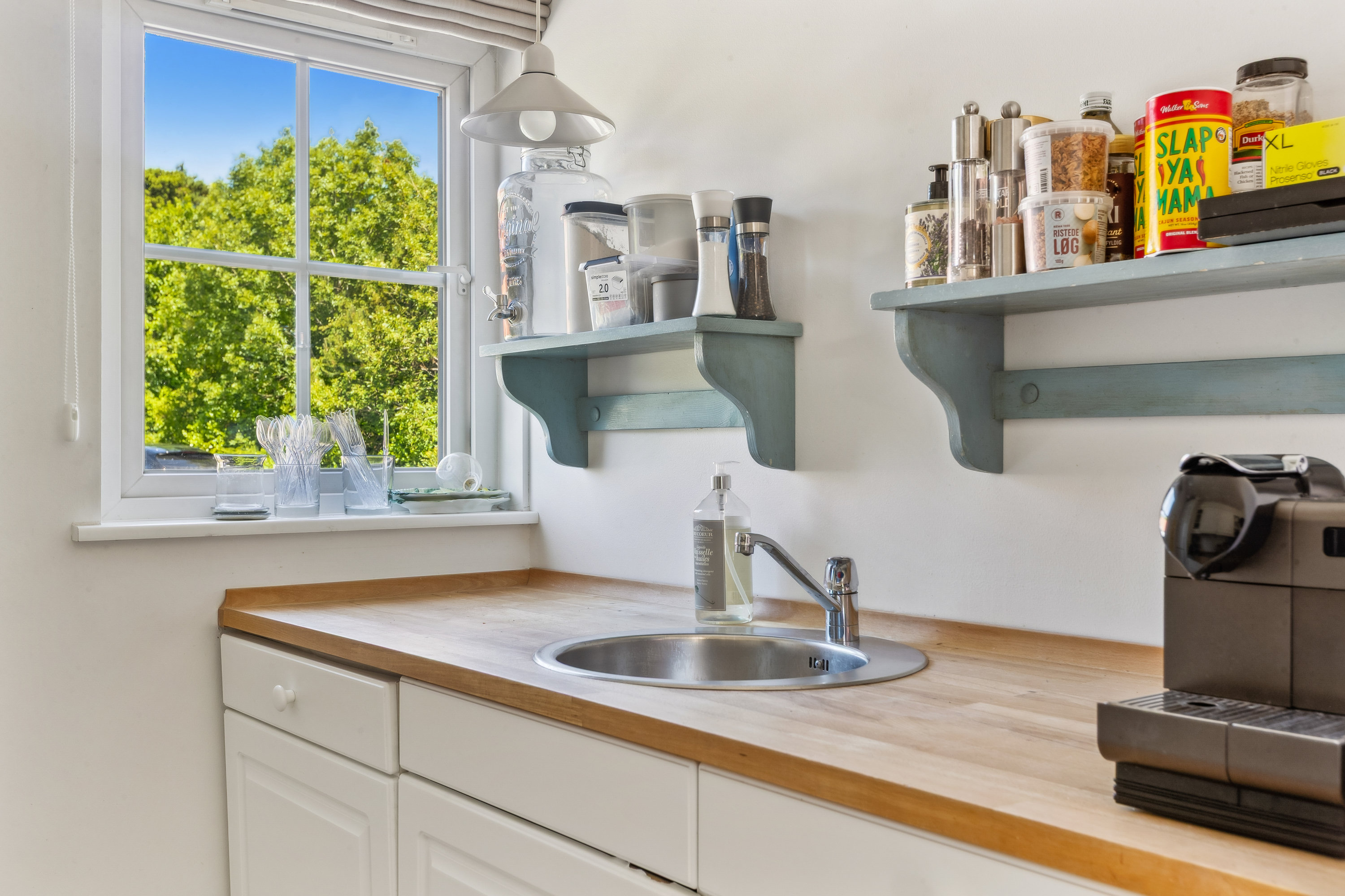 Fremhævet køkken billede i fuldskærmstilstand. Billede af Lundeskrænten 15, 3210 Vejby