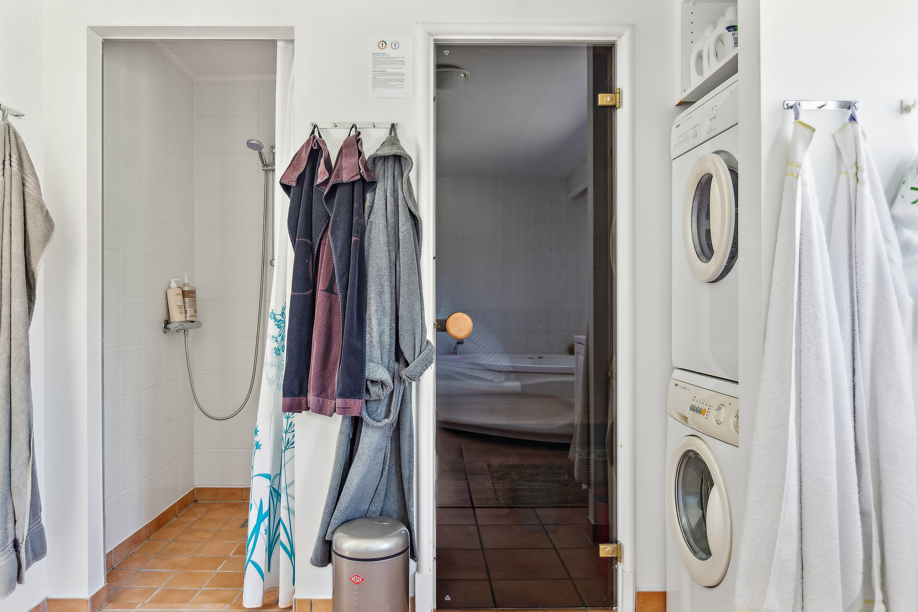 Fremhævet badeværelse billede i fuldskærmstilstand. Billede af Lundeskrænten 15, 3210 Vejby