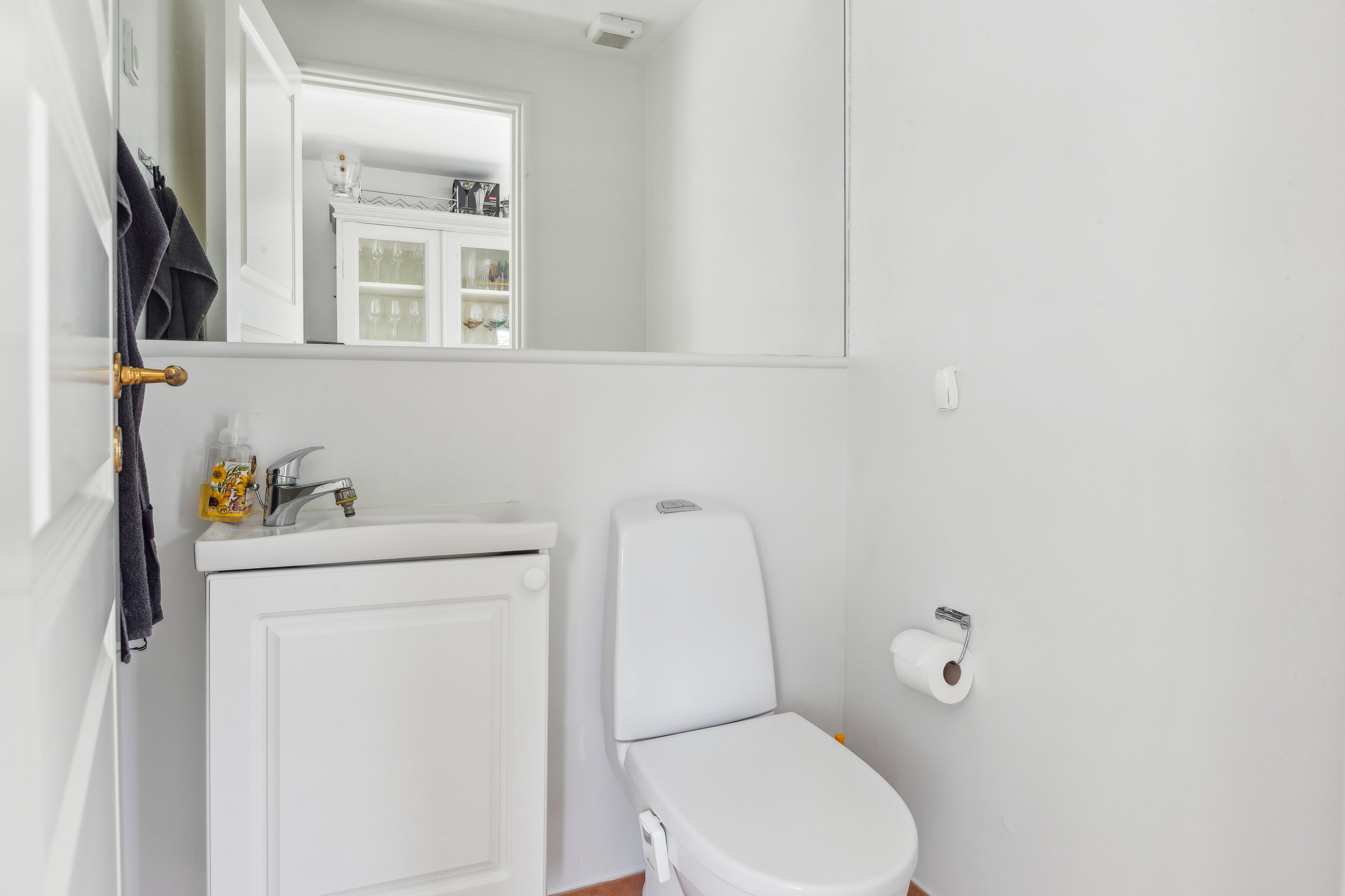 Fremhævet badeværelse billede i fuldskærmstilstand. Billede af Lundeskrænten 15, 3210 Vejby