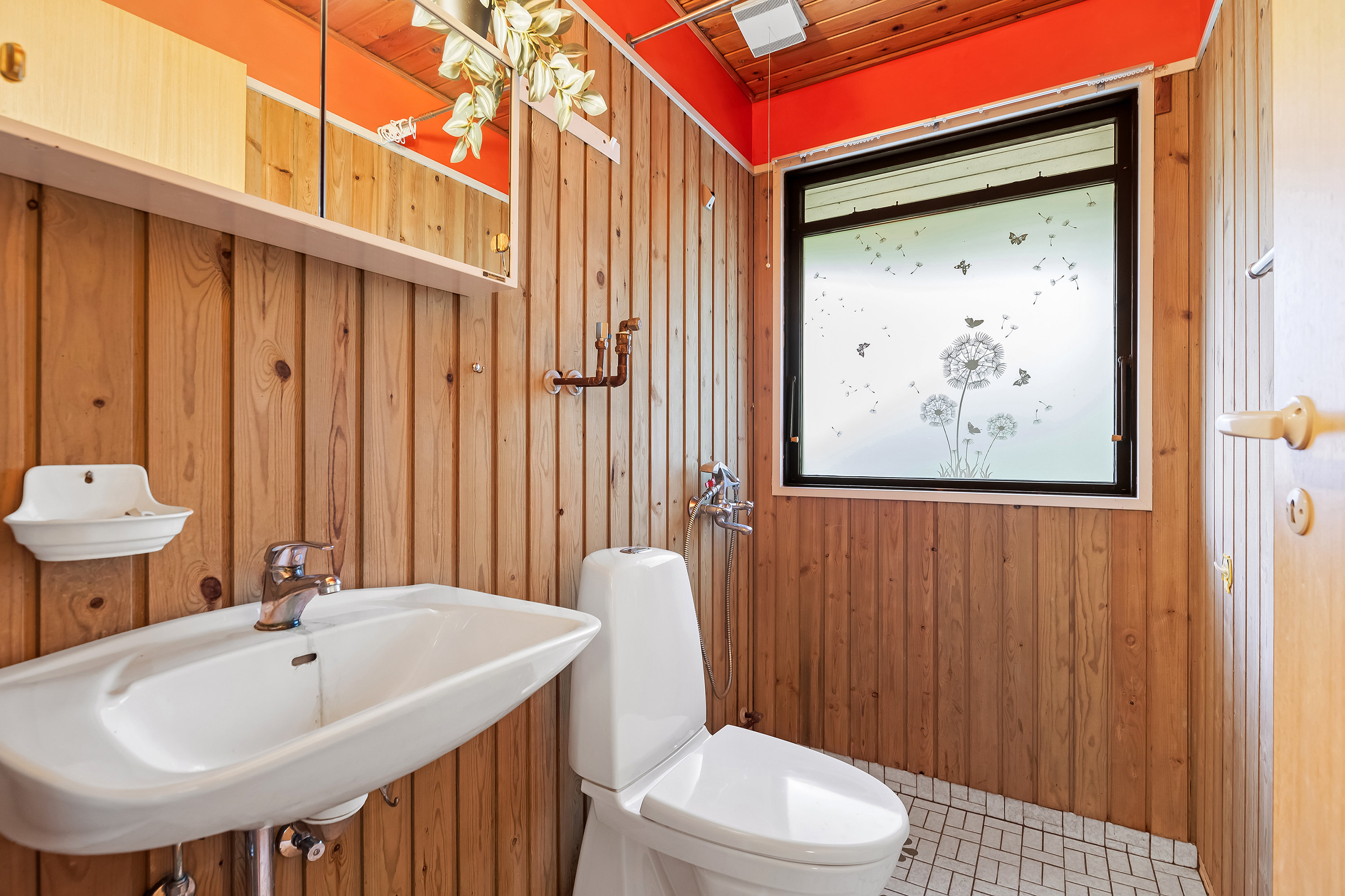 Fremhævet badeværelse billede i fuldskærmstilstand. Billede af Vikingevej 34, Kulhuse, 3630 Jægerspris