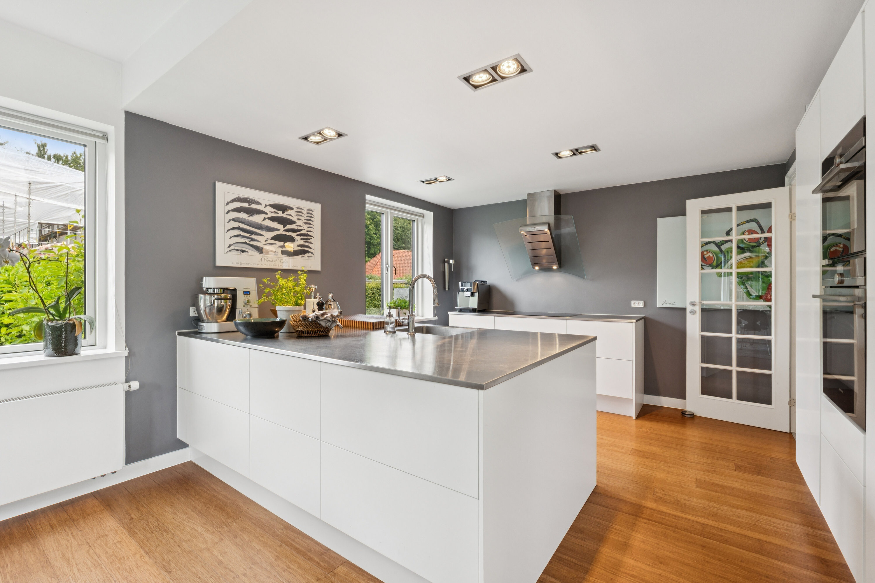 Fremhævet køkken billede i fuldskærmstilstand. Billede af Geelsskovvej 18, 2830 Virum