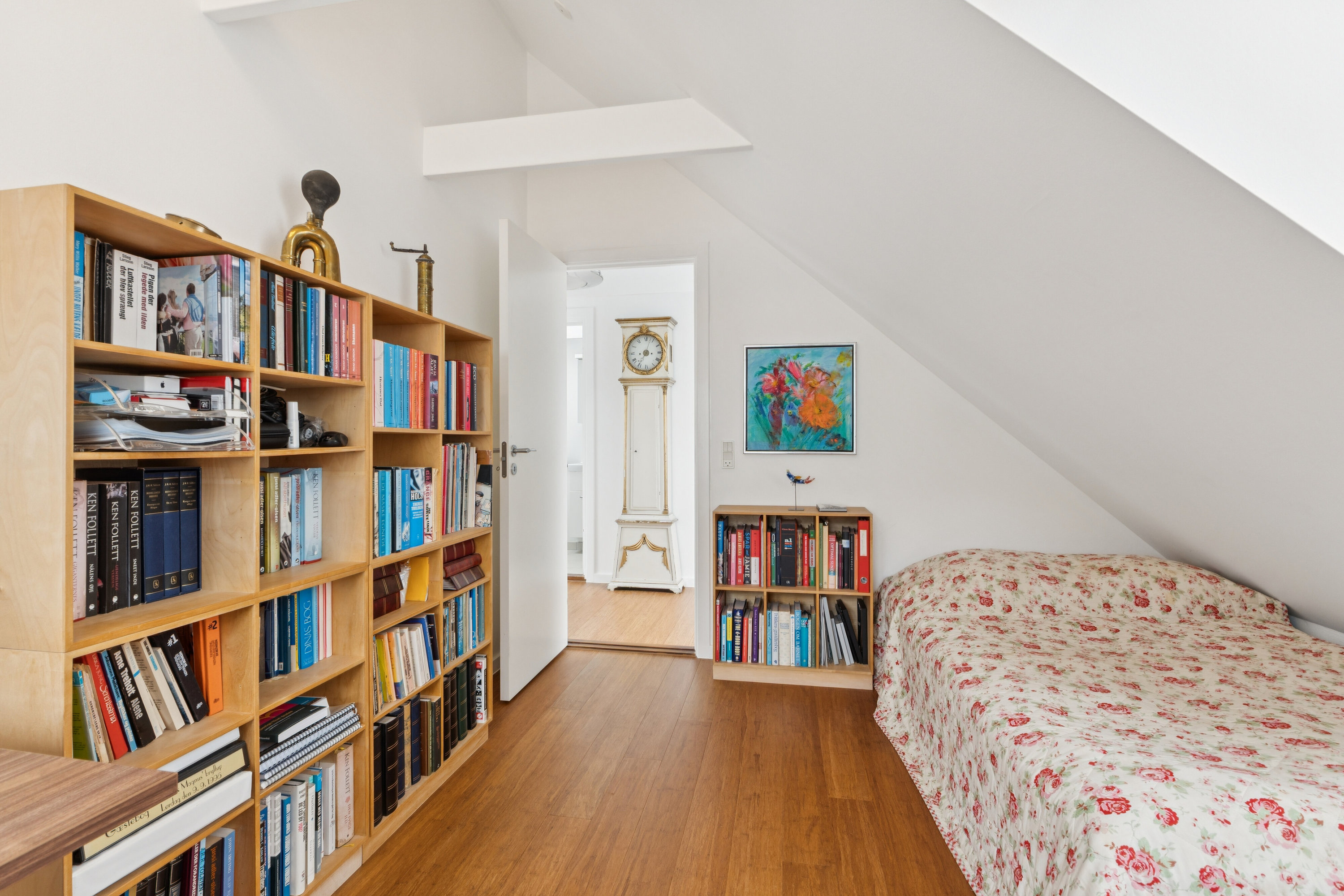 Fremhævet soveværelse billede i fuldskærmstilstand. Billede af Geelsskovvej 18, 2830 Virum