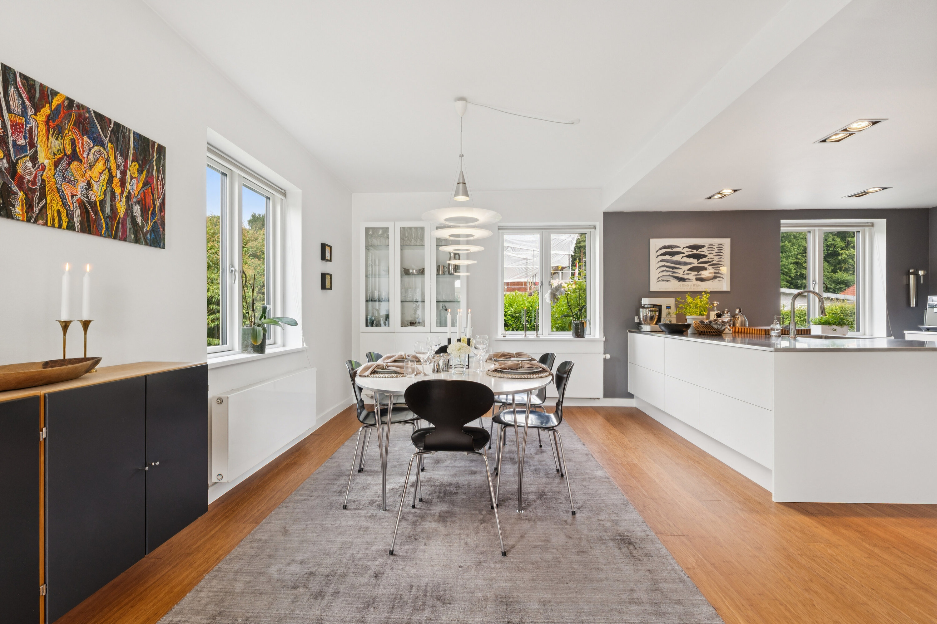 Fremhævet spiseplads billede i fuldskærmstilstand. Billede af Geelsskovvej 18, 2830 Virum