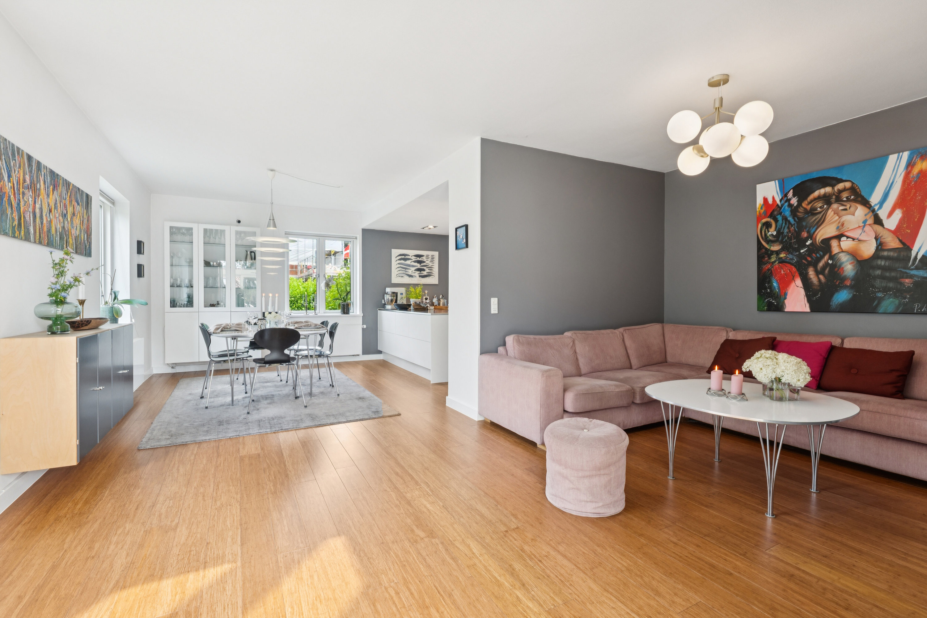 Fremhævet indendørs billede i fuldskærmstilstand. Billede af Geelsskovvej 18, 2830 Virum